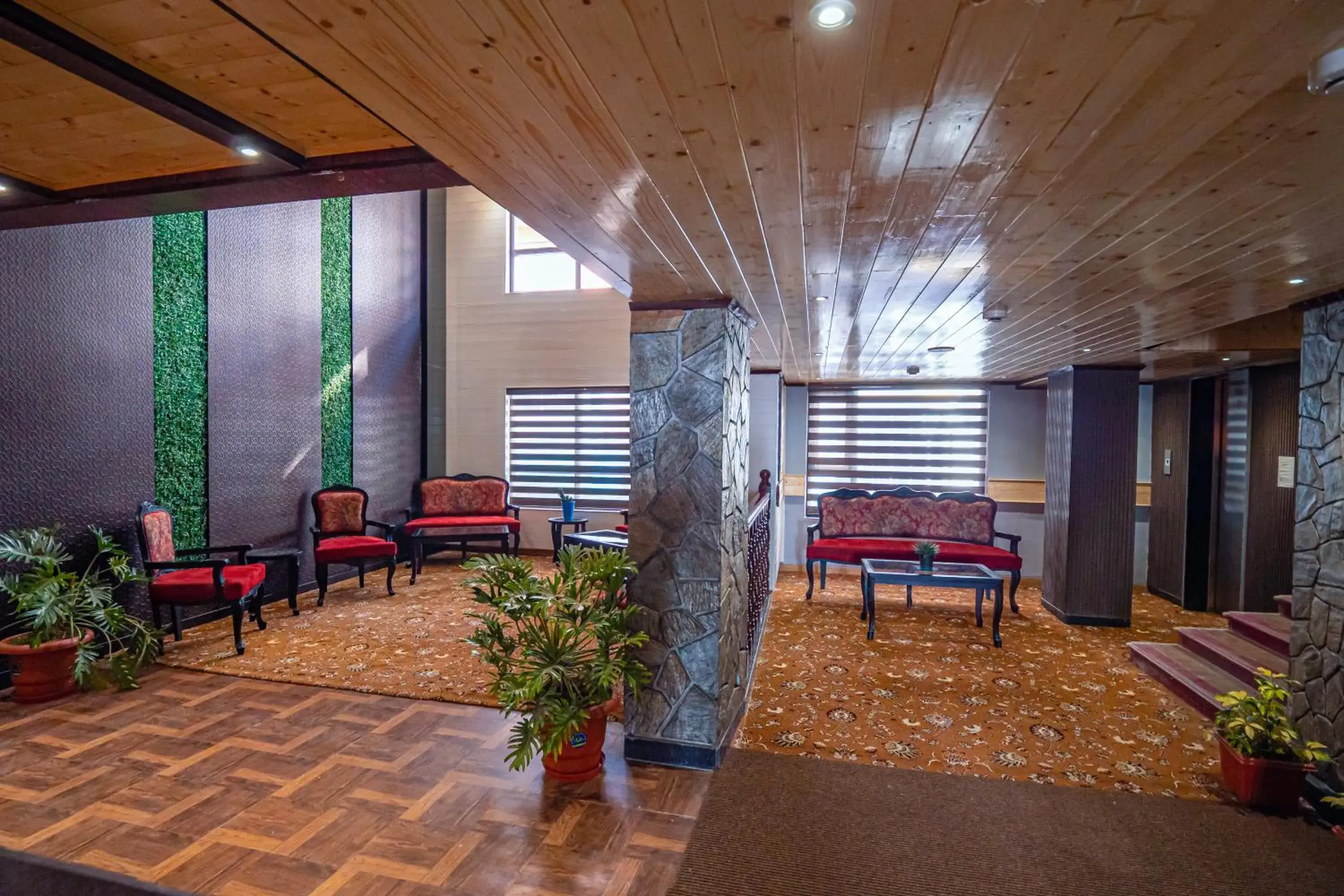 Lobby or reception in Yashshree Mall Road Darjeeling Lobby or reception in Yashshree Mall Road Darjeeling