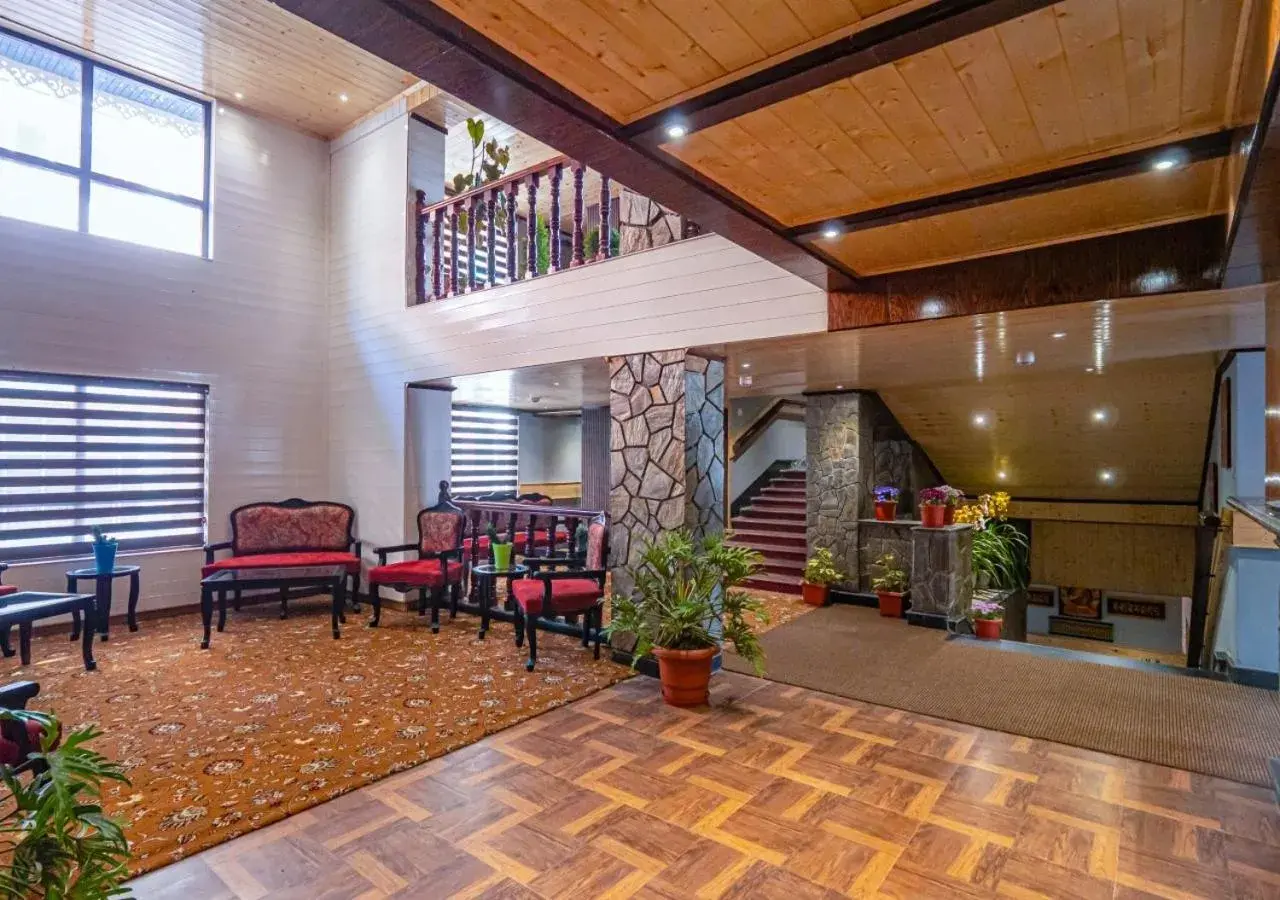 Lobby or reception in Yashshree Mall Road Darjeeling Lobby or reception in Yashshree Mall Road Darjeeling