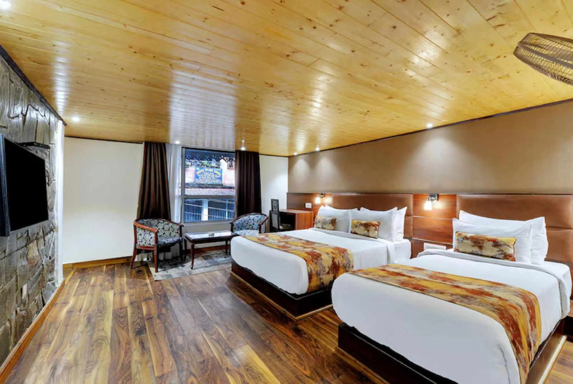 Bedroom, Bed in Yashshree Mall Road Darjeeling