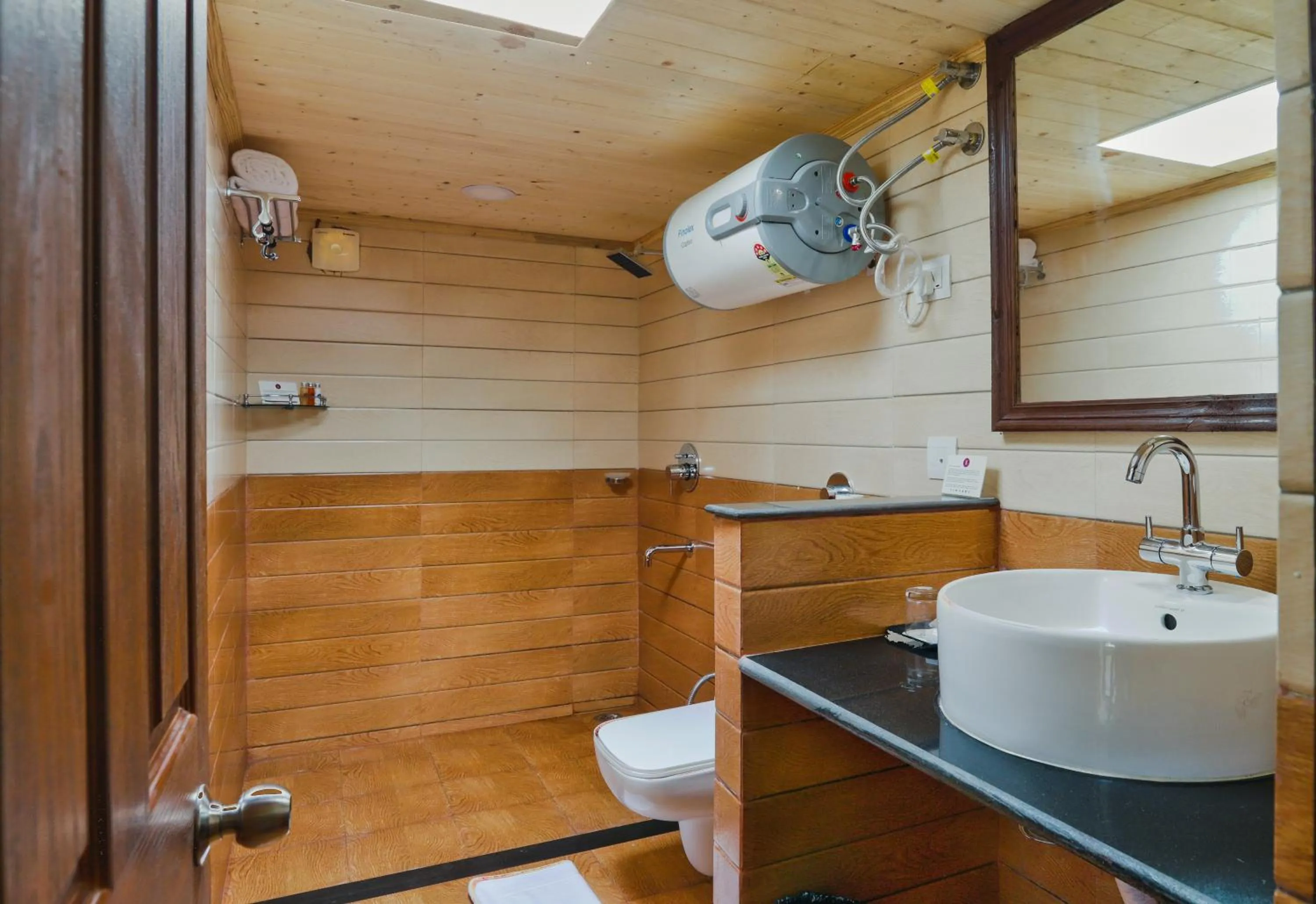 Bathroom in Yashshree Mall Road Darjeeling