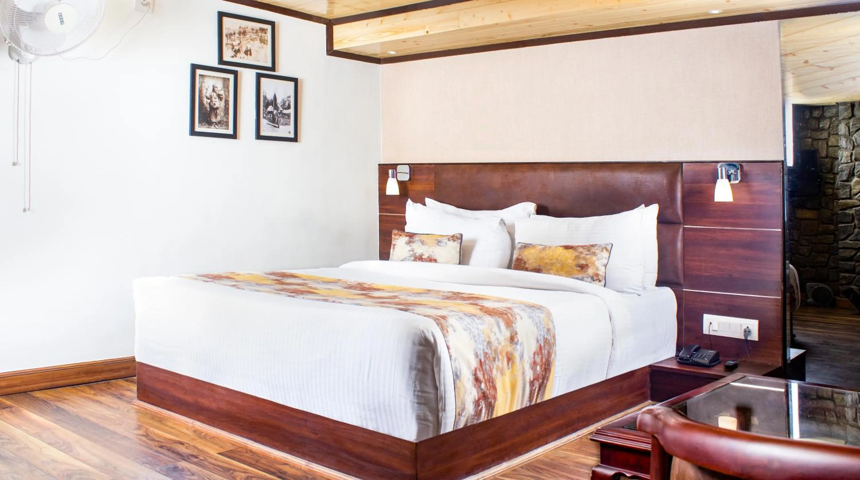 Bed in Yashshree Mall Road Darjeeling