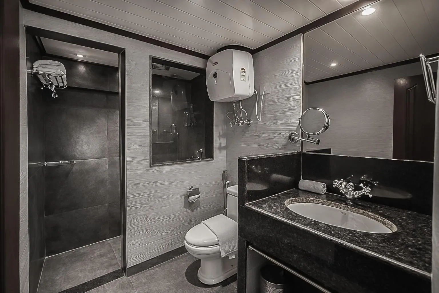 Bathroom in Yashshree Mall Road Darjeeling