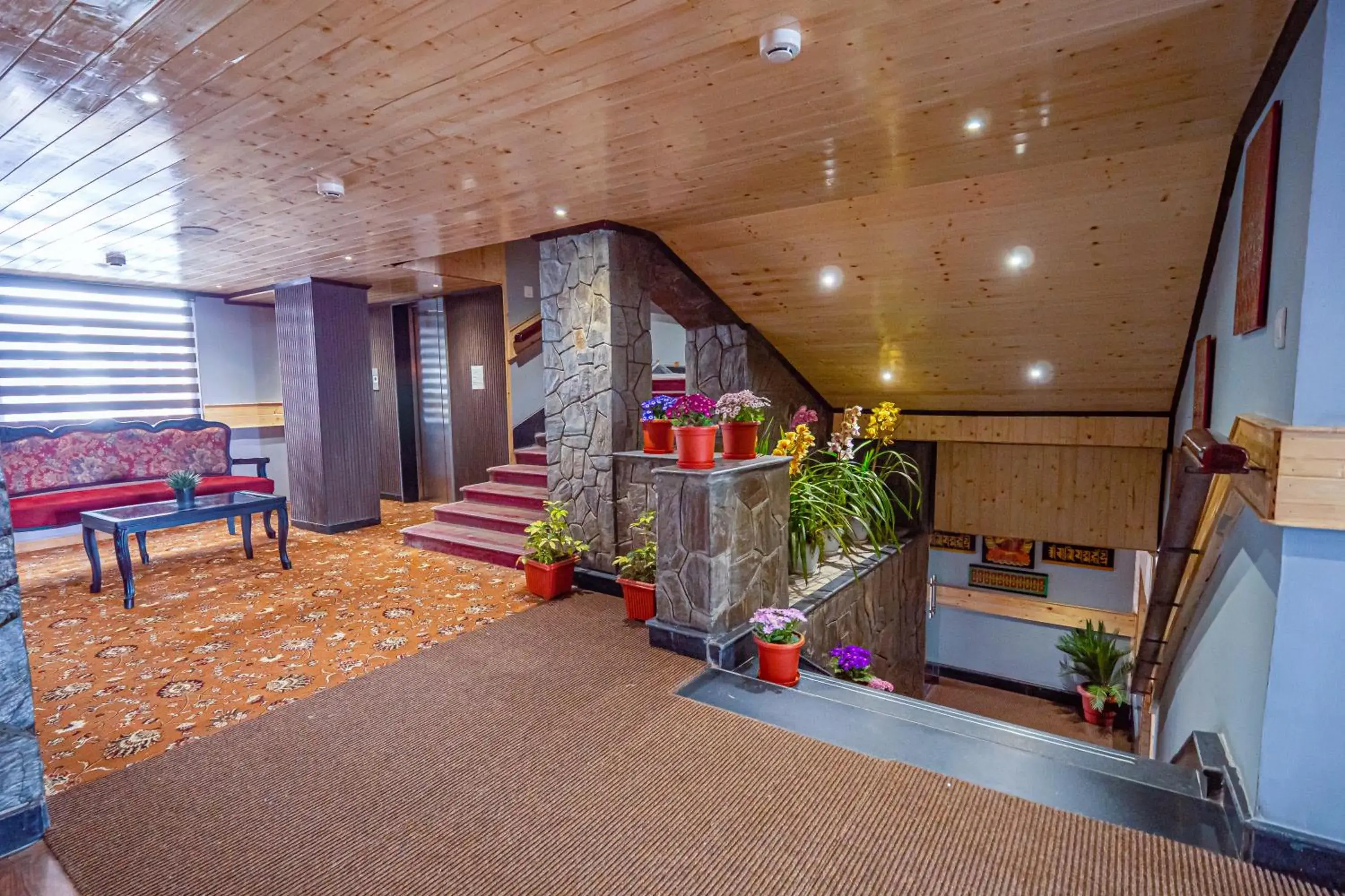 Lobby or reception in Yashshree Mall Road Darjeeling Lobby or reception in Yashshree Mall Road Darjeeling