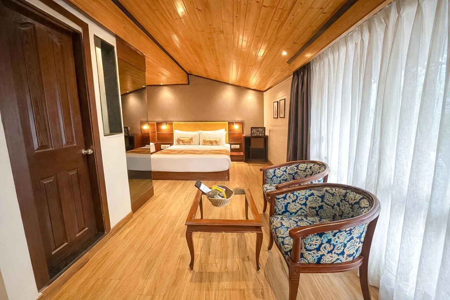 Bedroom, Bed in Yashshree Mall Road Darjeeling