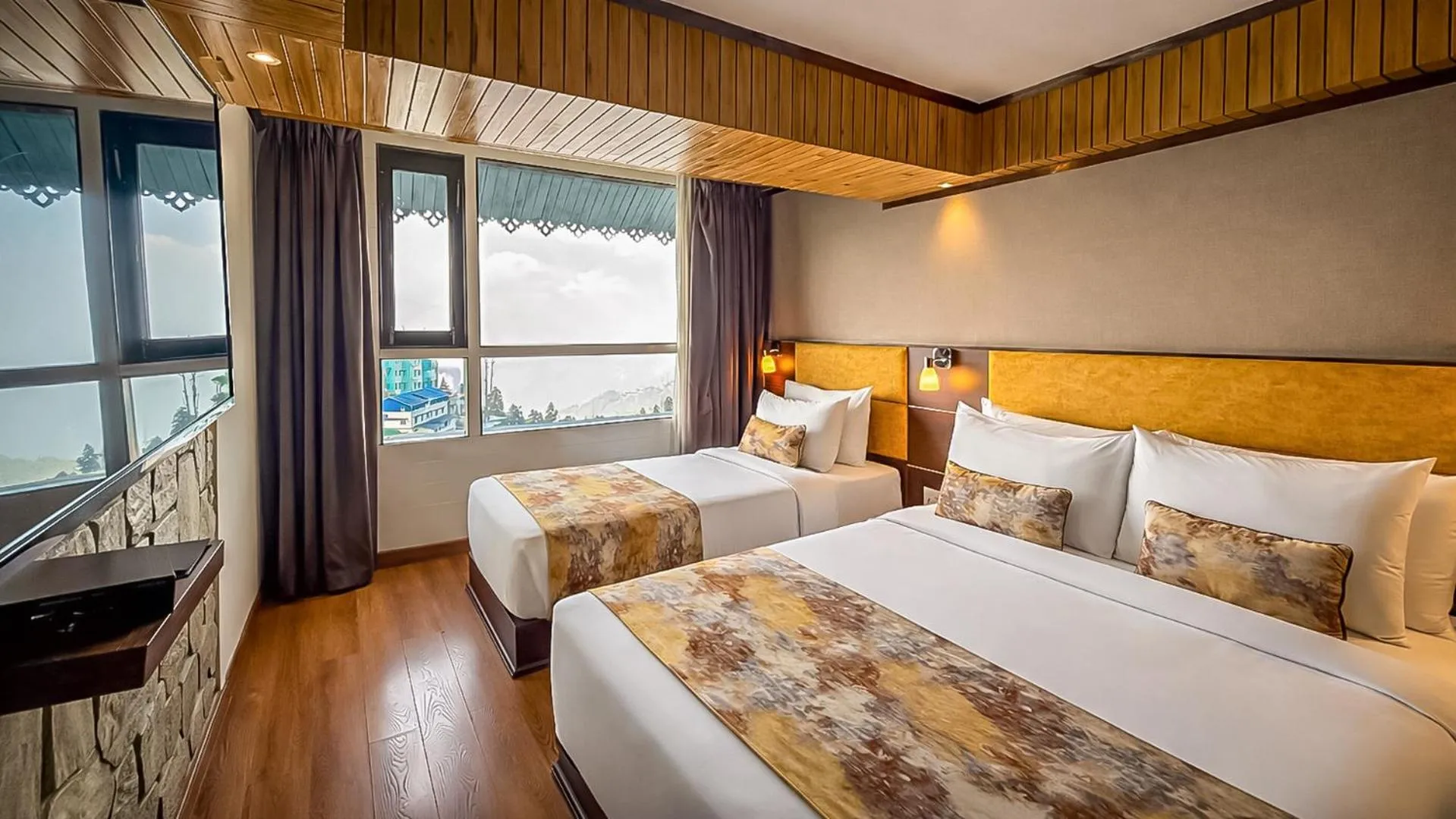 Bedroom, Bed in Yashshree Mall Road Darjeeling