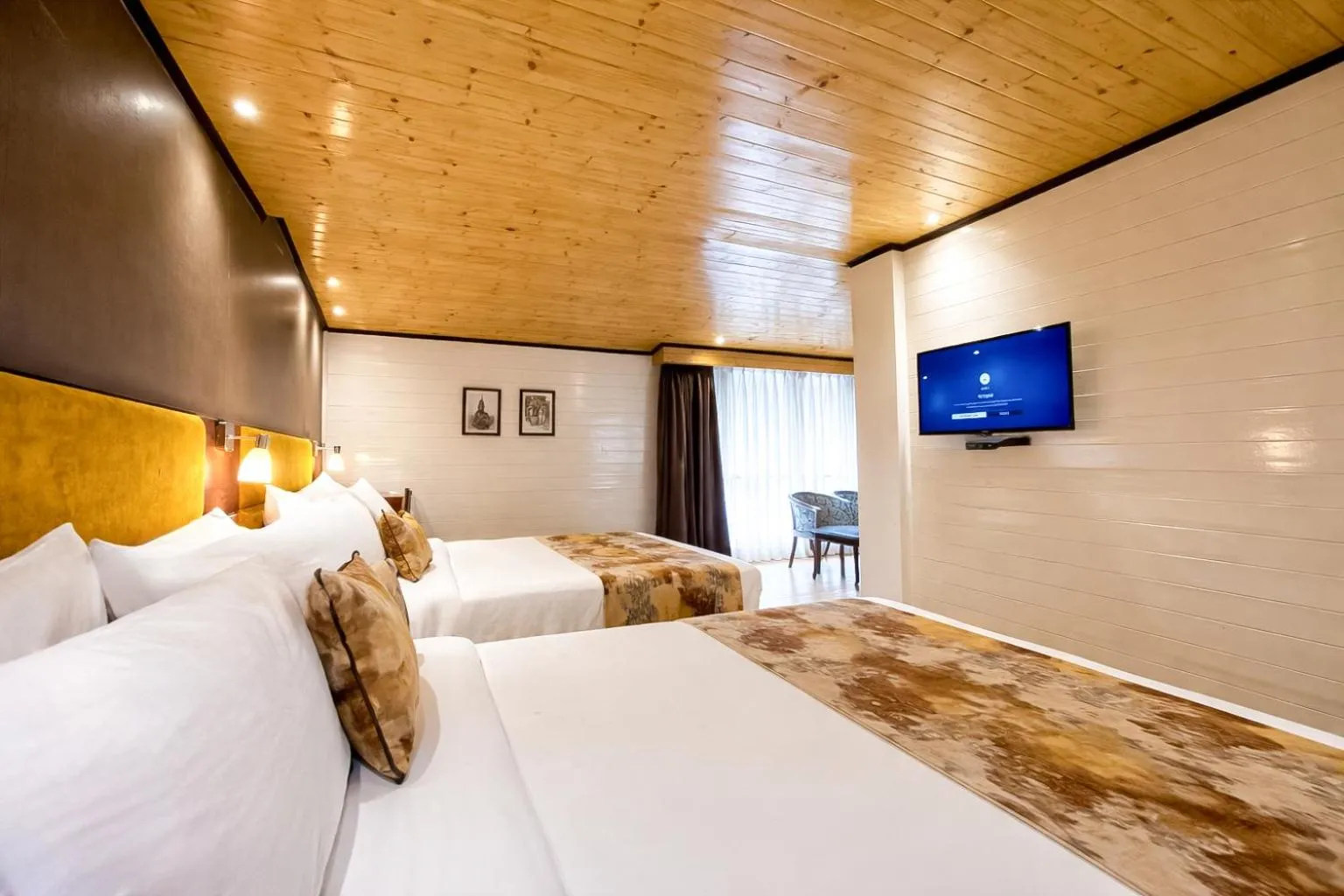 Bedroom, Bed in Yashshree Mall Road Darjeeling