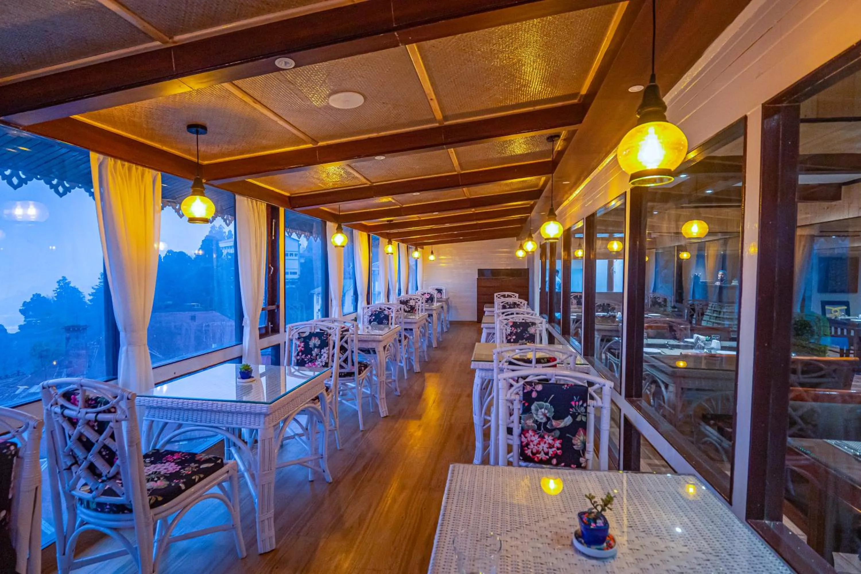 Restaurant/places to eat in Yashshree Mall Road Darjeeling