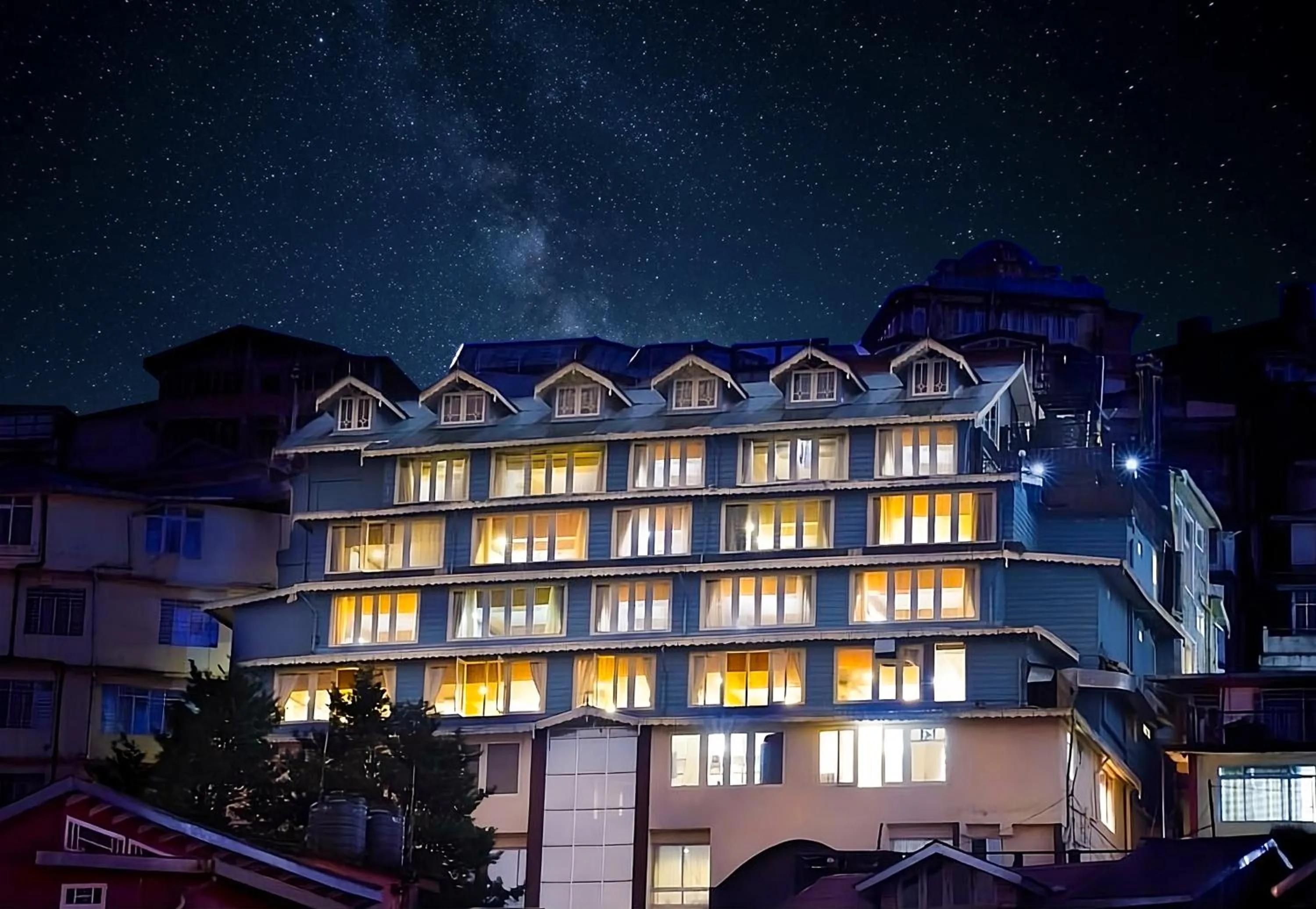 Property building in Yashshree Mall Road Darjeeling