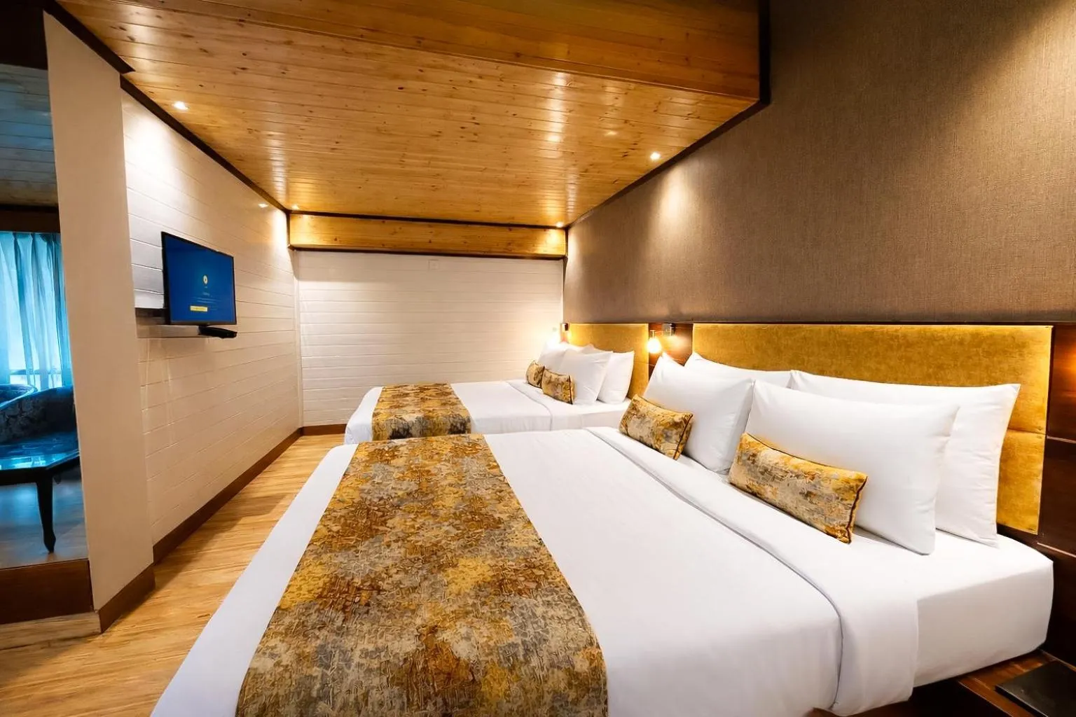 Bedroom, Bed in Yashshree Mall Road Darjeeling