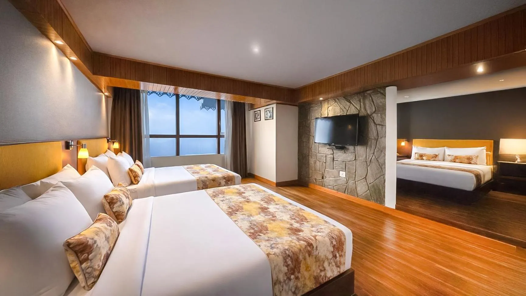 Bedroom, Bed in Yashshree Mall Road Darjeeling