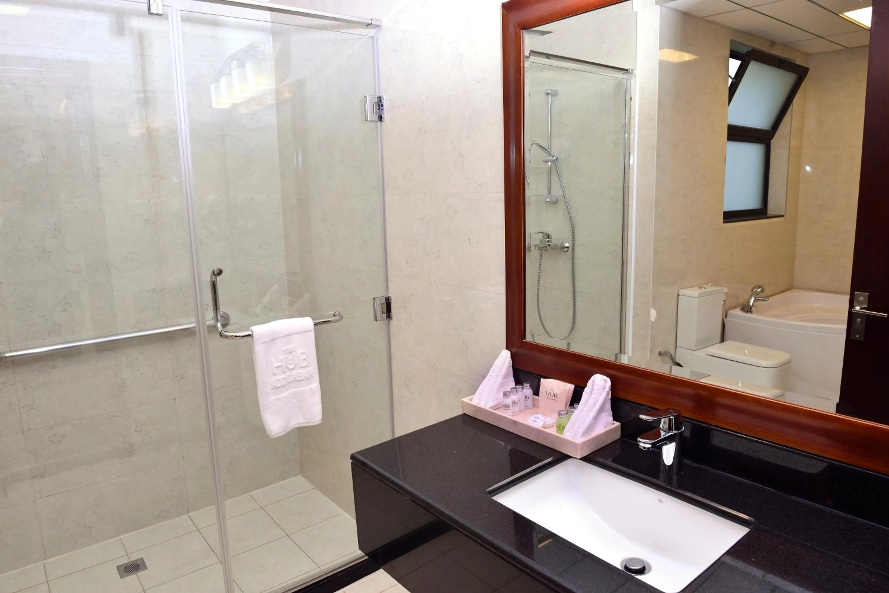 Shower in The HUB Hotel