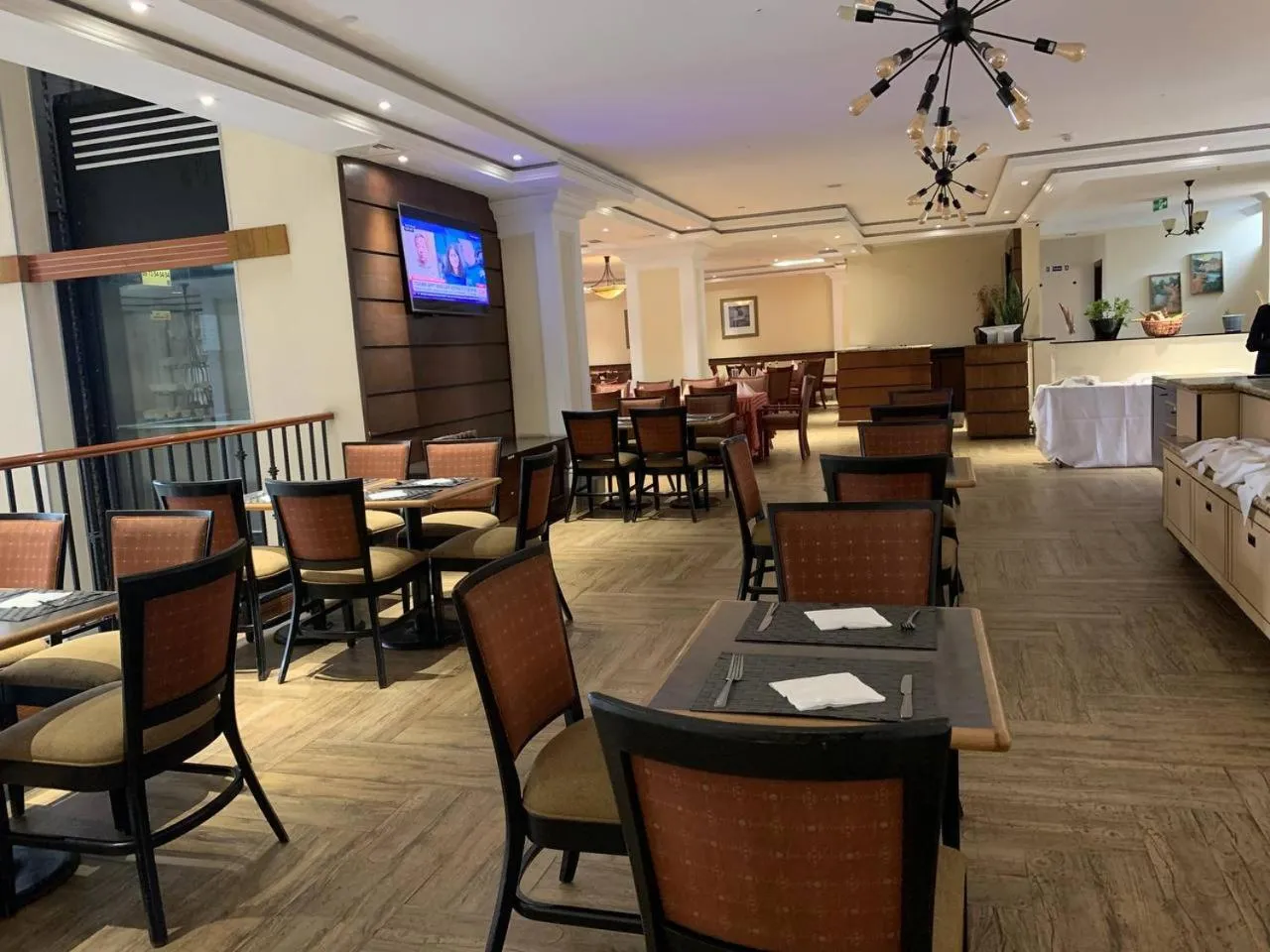 Restaurant/places to eat in The HUB Hotel