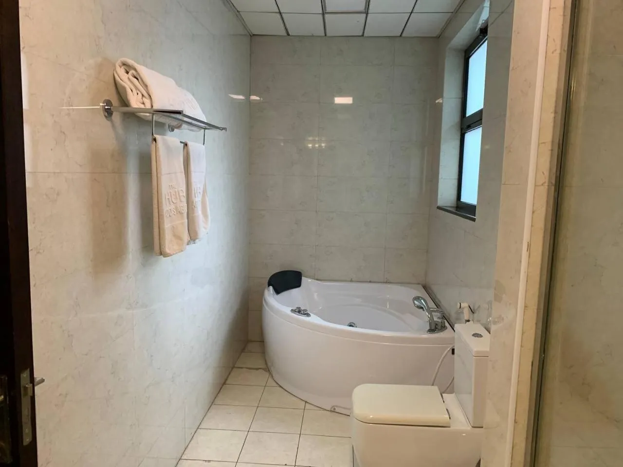 Hot Tub in The HUB Hotel