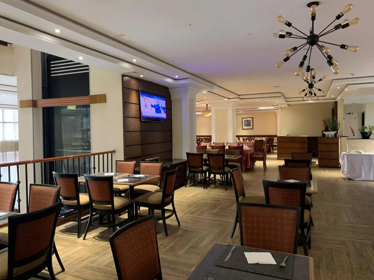 Restaurant/places to eat in The HUB Hotel