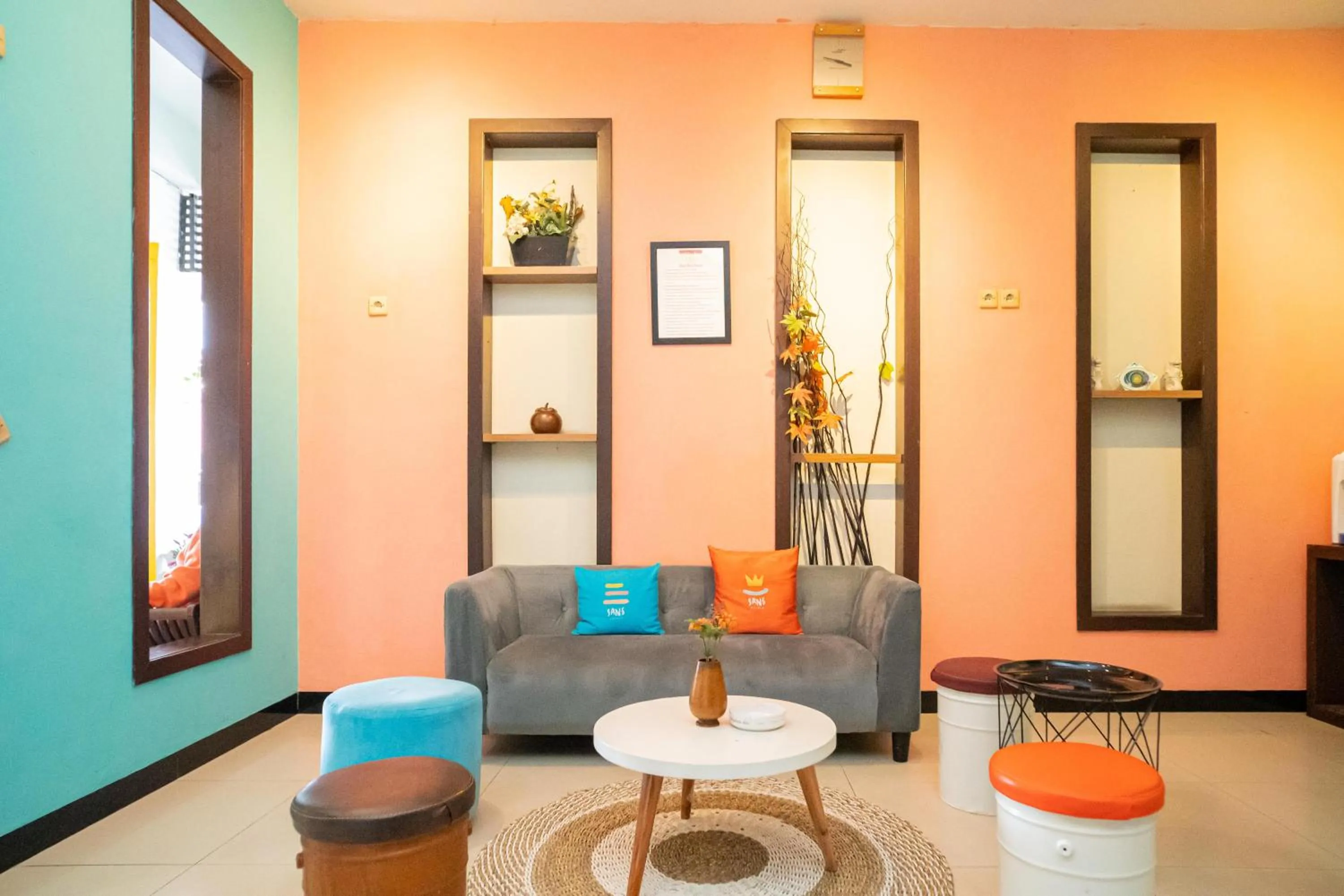 Lobby or reception in Sans Hotel Zam-Zam Syariah Palangkaraya