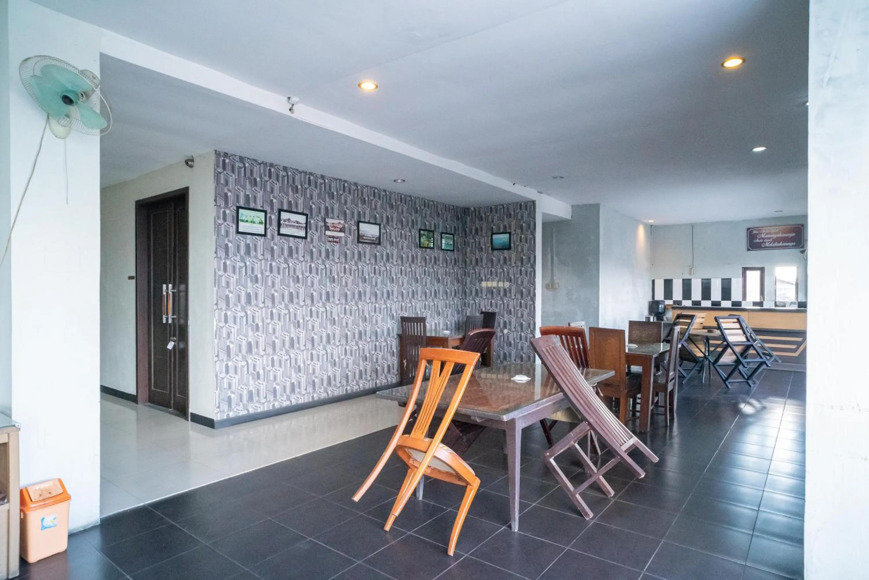 Restaurant/places to eat in Sans Hotel Zam-Zam Syariah Palangkaraya