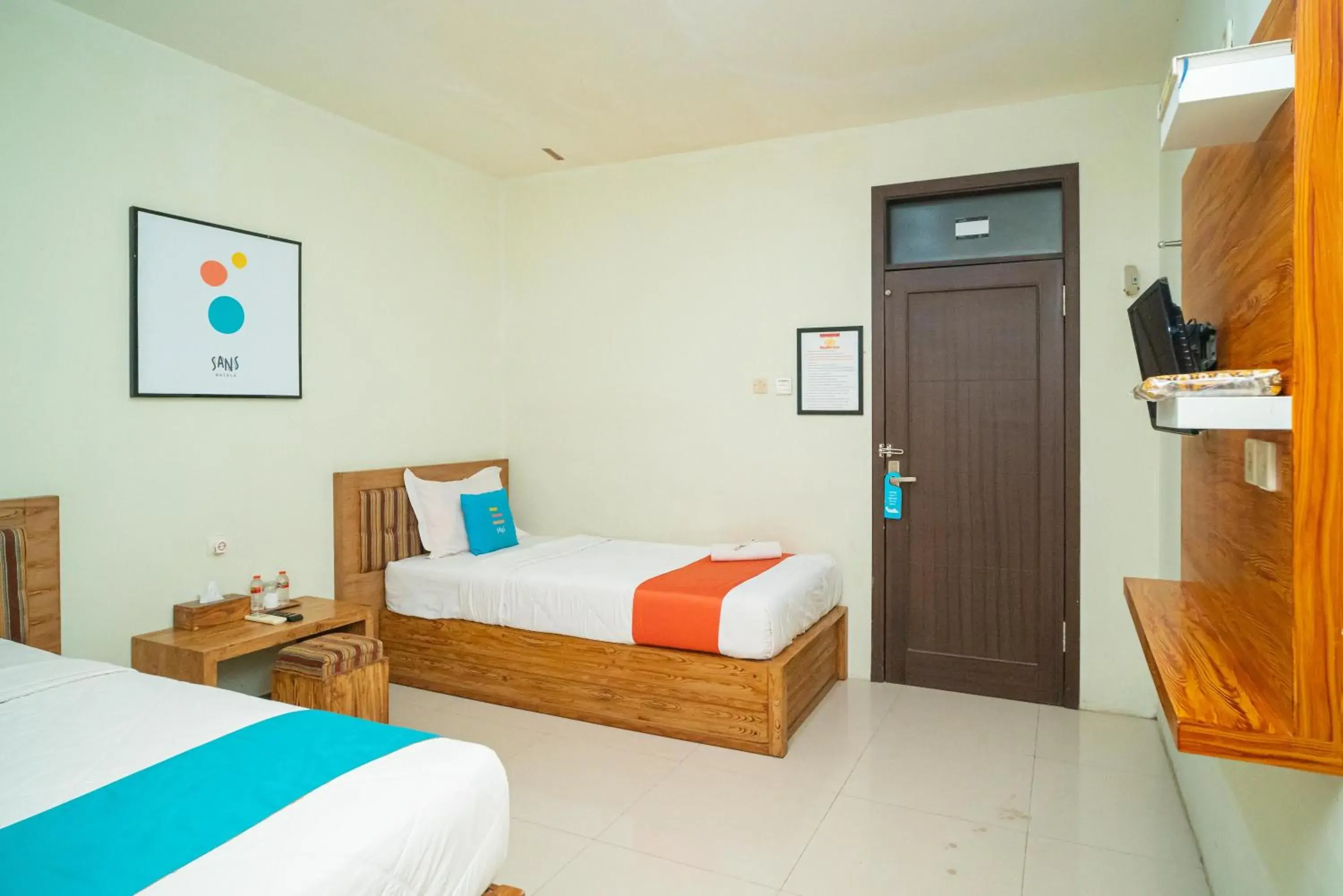 Superior Twin Room in Sans Hotel Zam-Zam Syariah Palangkaraya Superior Twin Room in Sans Hotel Zam-Zam Syariah Palangkaraya