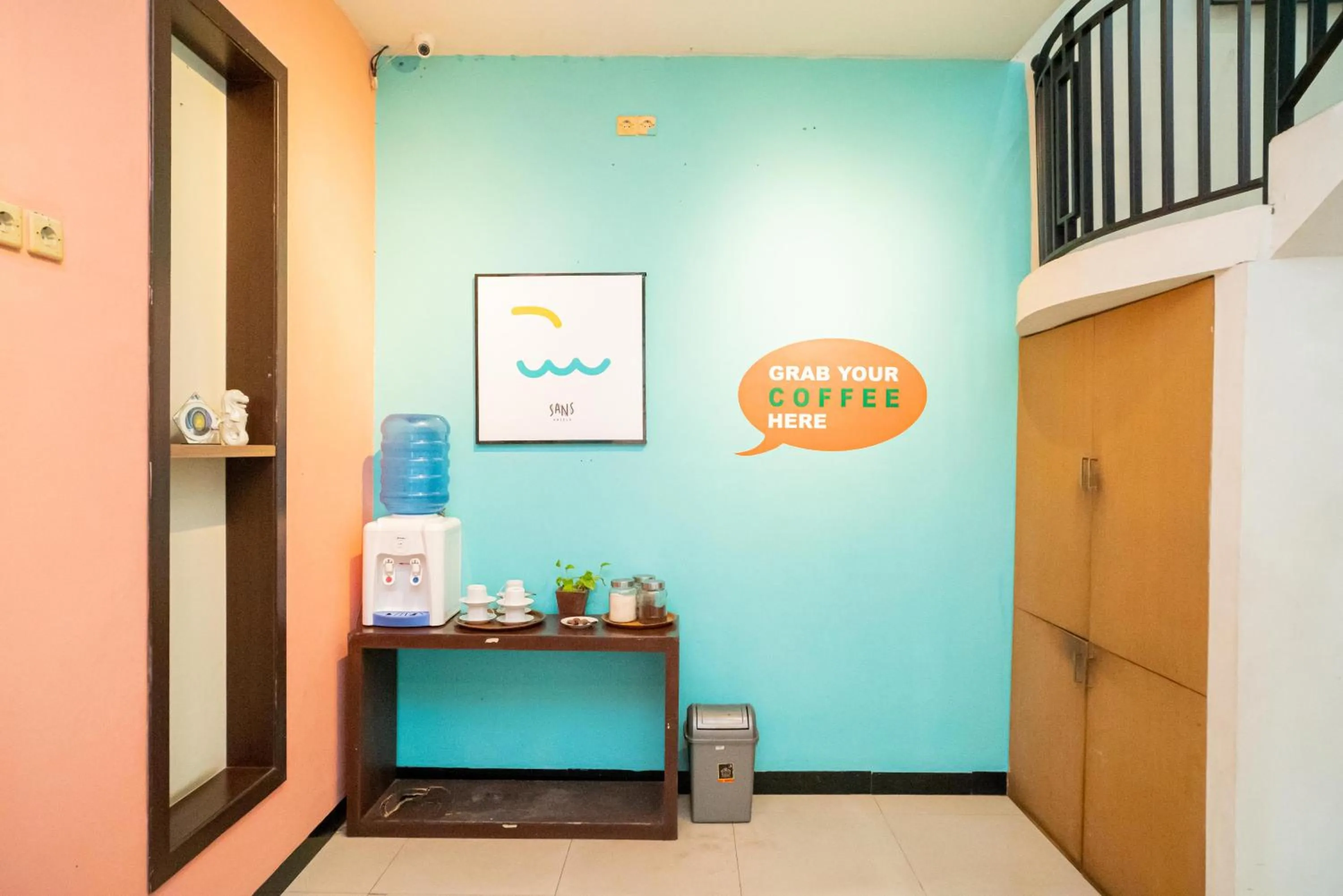 Lobby or reception in Sans Hotel Zam-Zam Syariah Palangkaraya