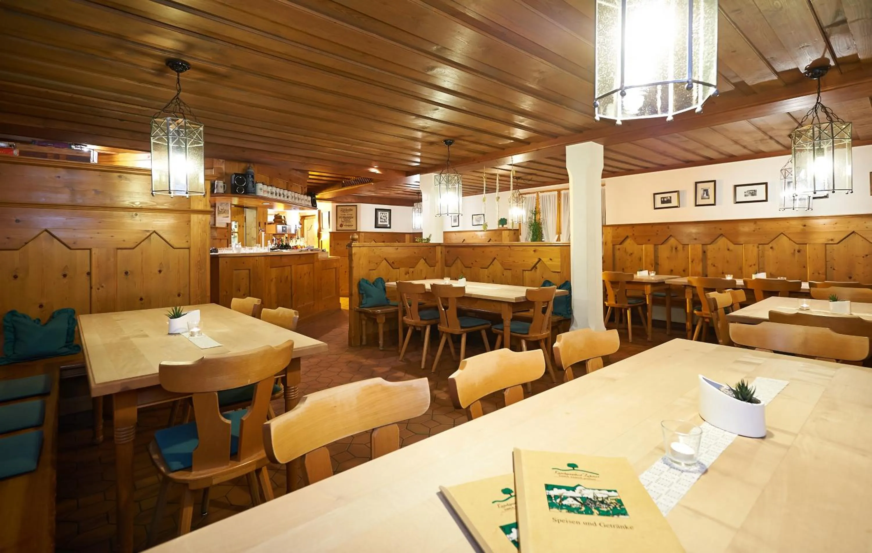 Restaurant/places to eat in Landgasthof Zehner