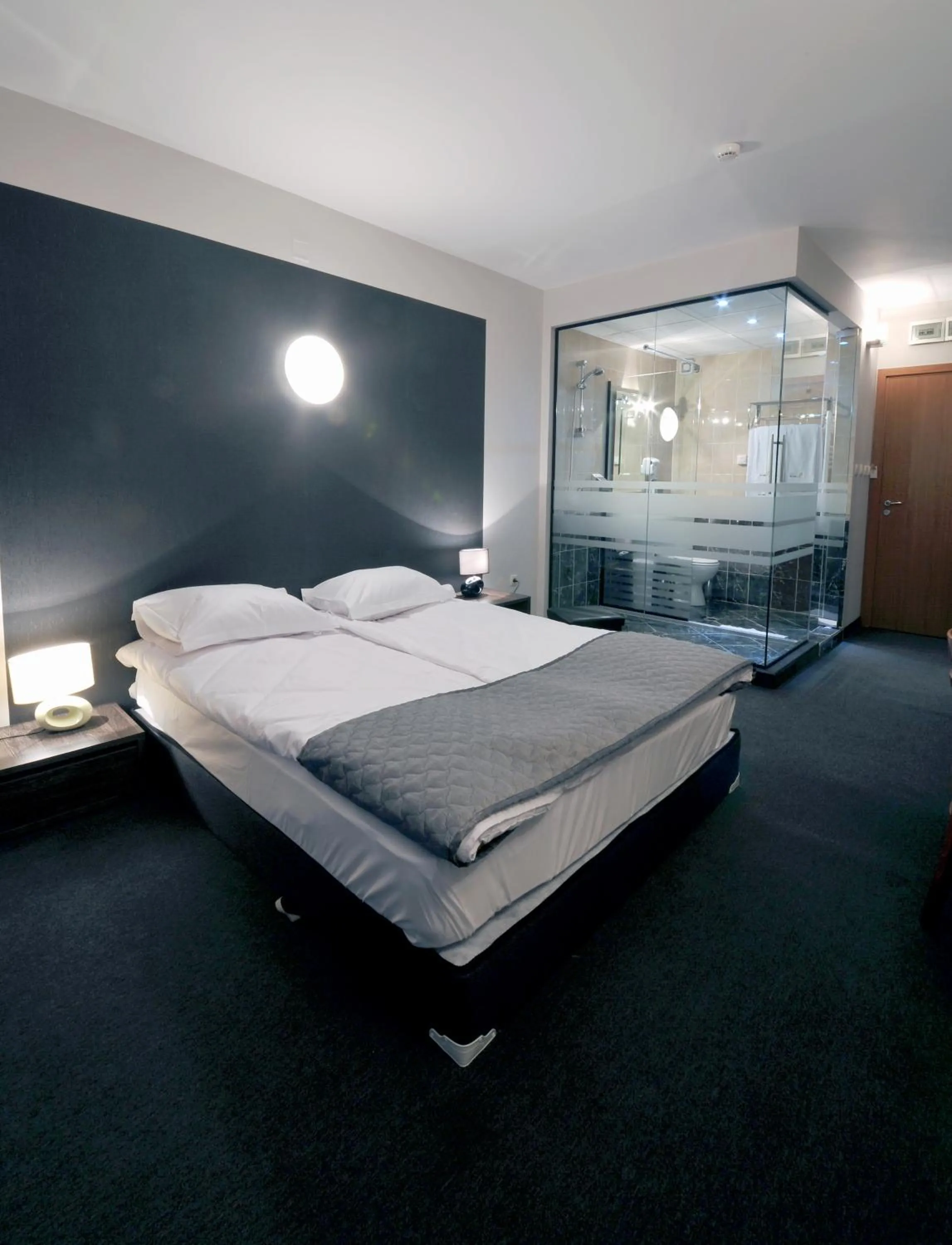 Bed in Vitoshko Lale Hotel