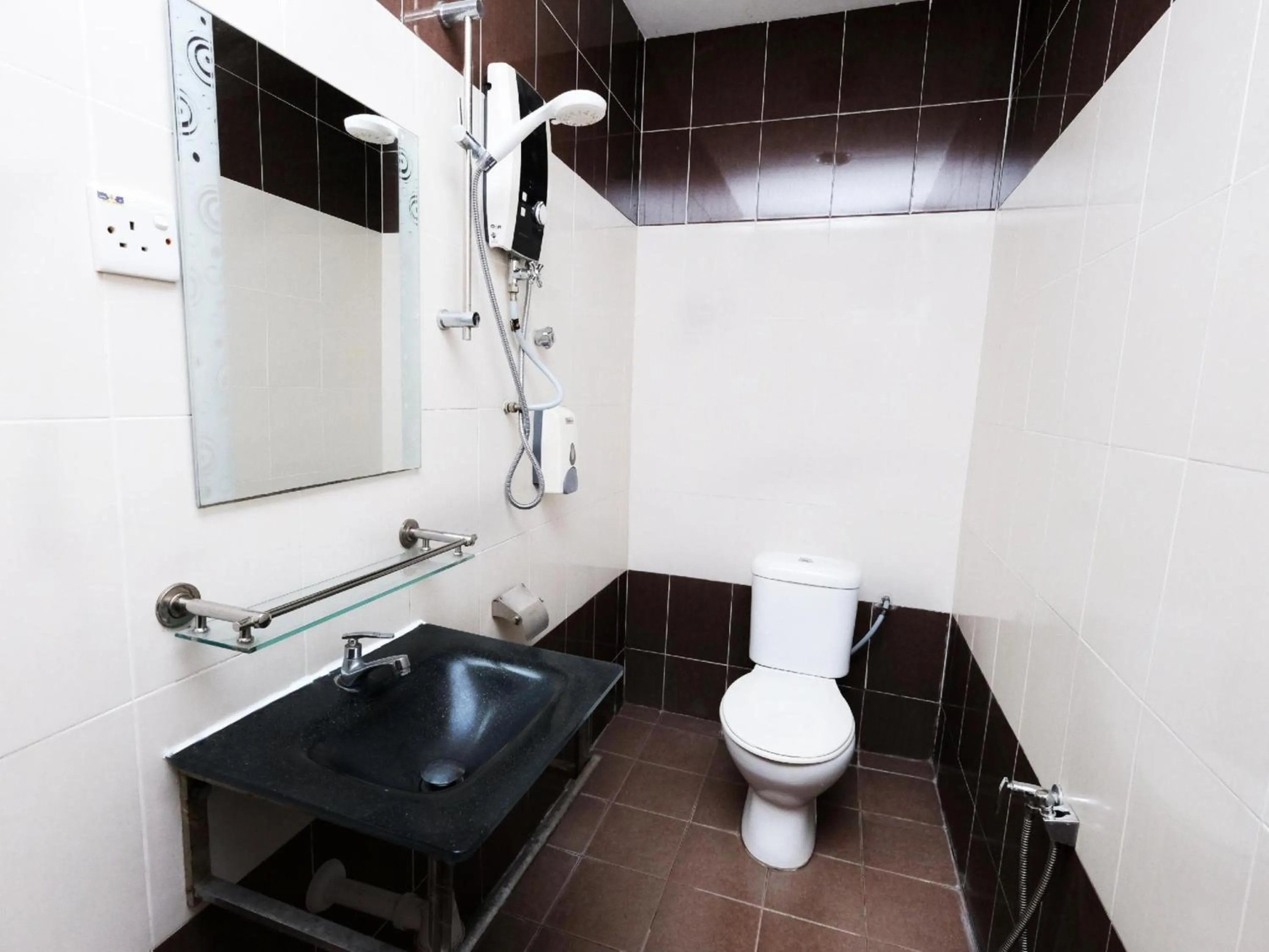 Bathroom in Hotel O Ayuni Hotel