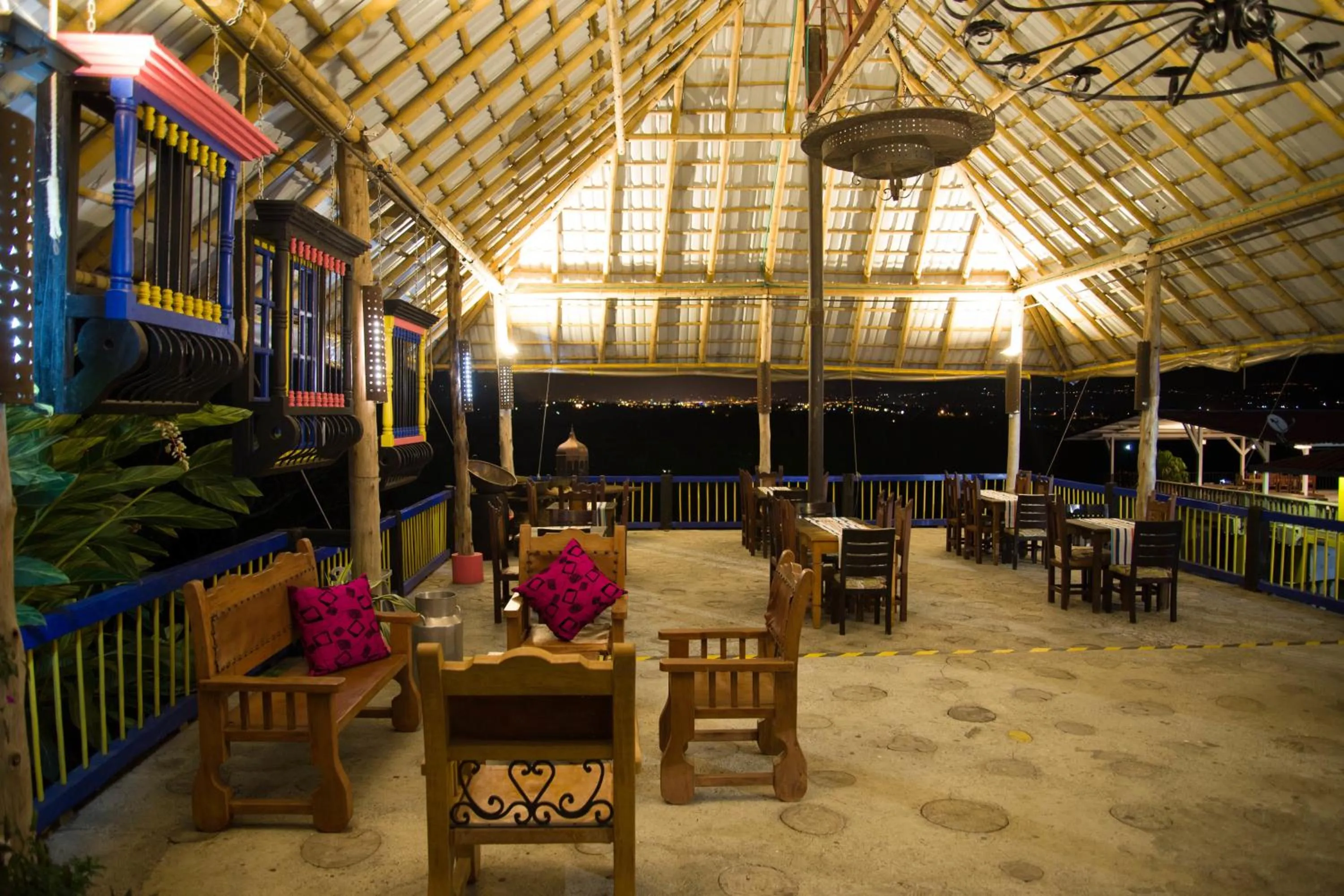 Restaurant/places to eat in Hotel San Antonio del Cerro