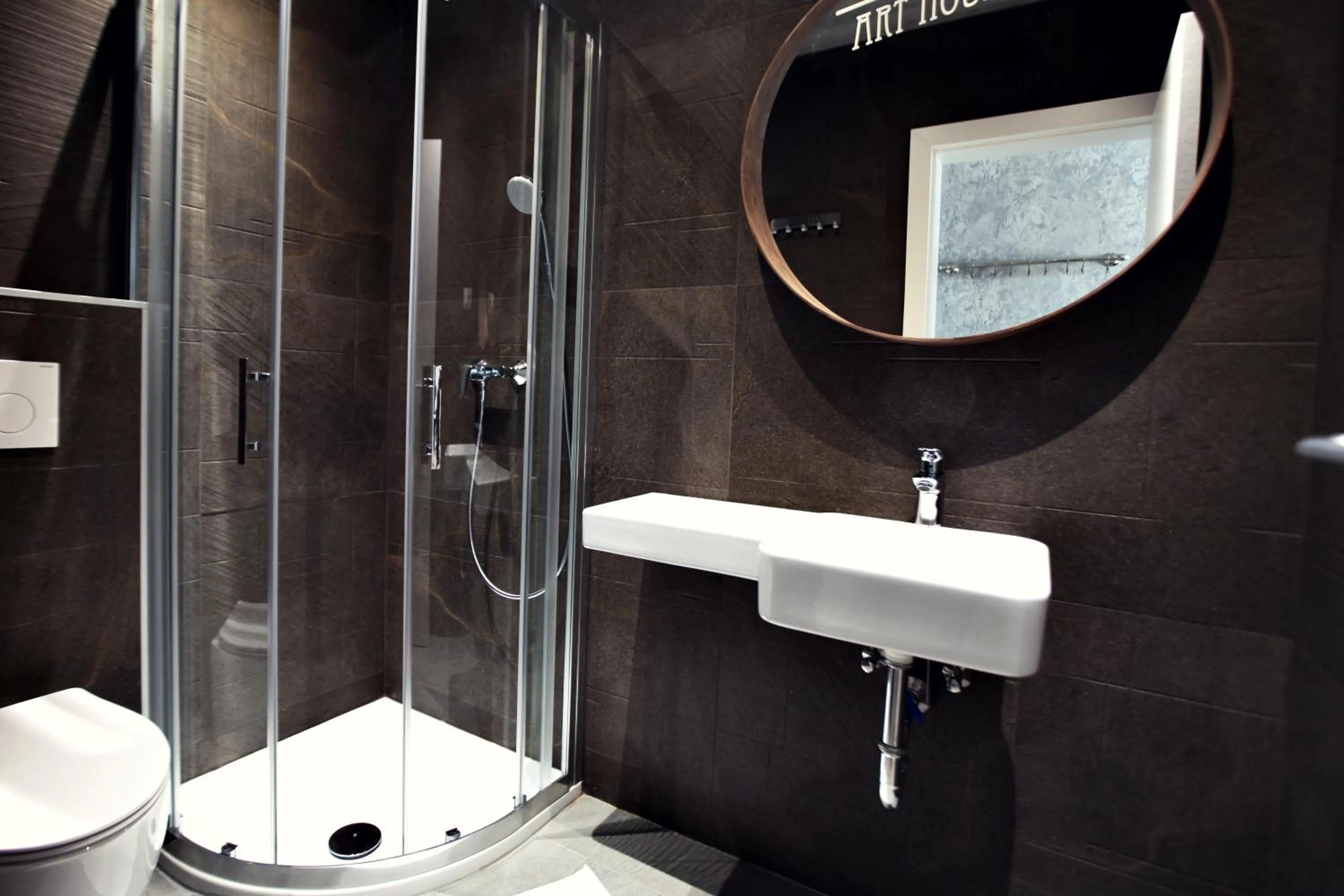 Shower in Apartments The Art House