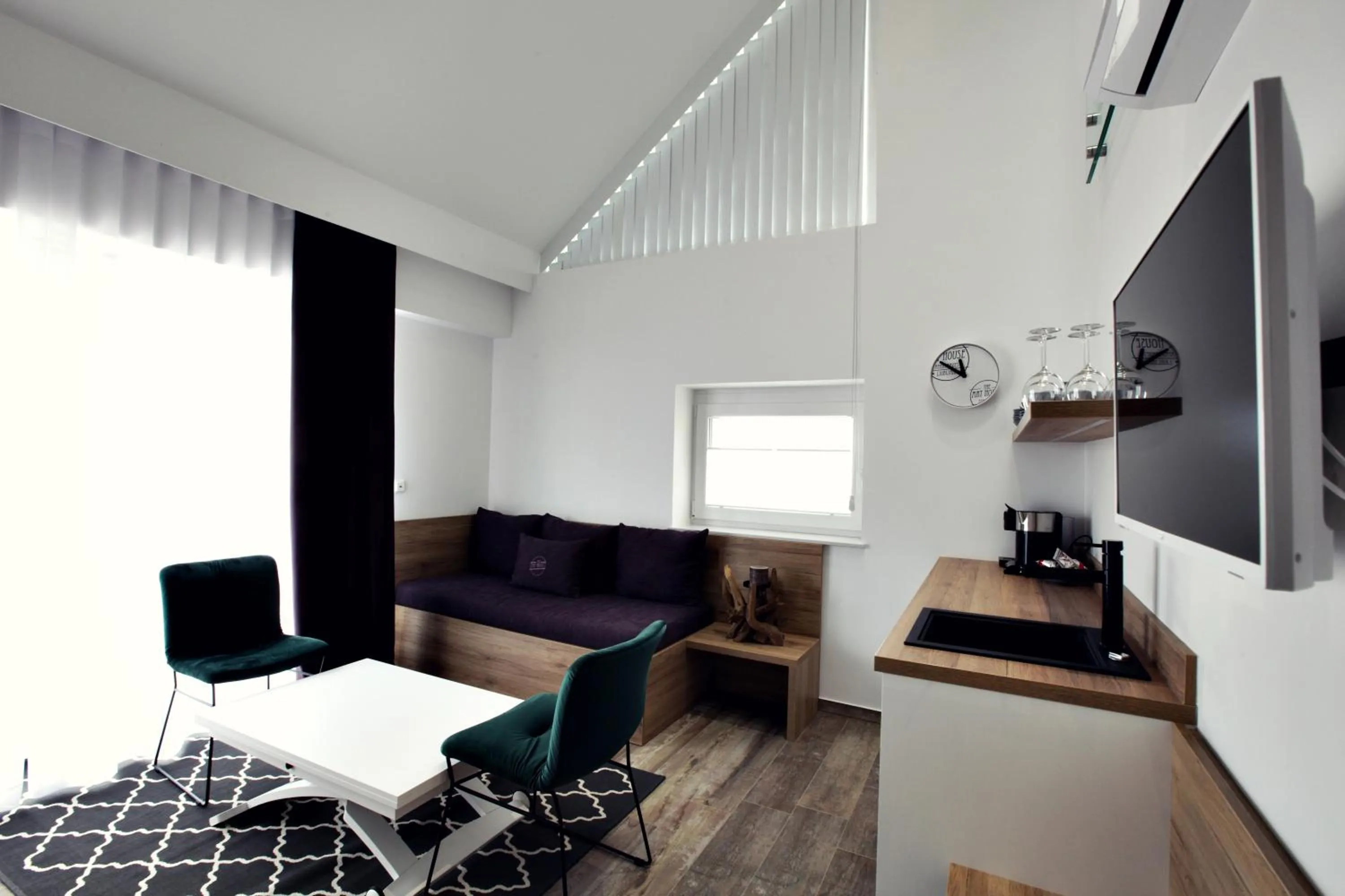 TV and multimedia in Apartments The Art House