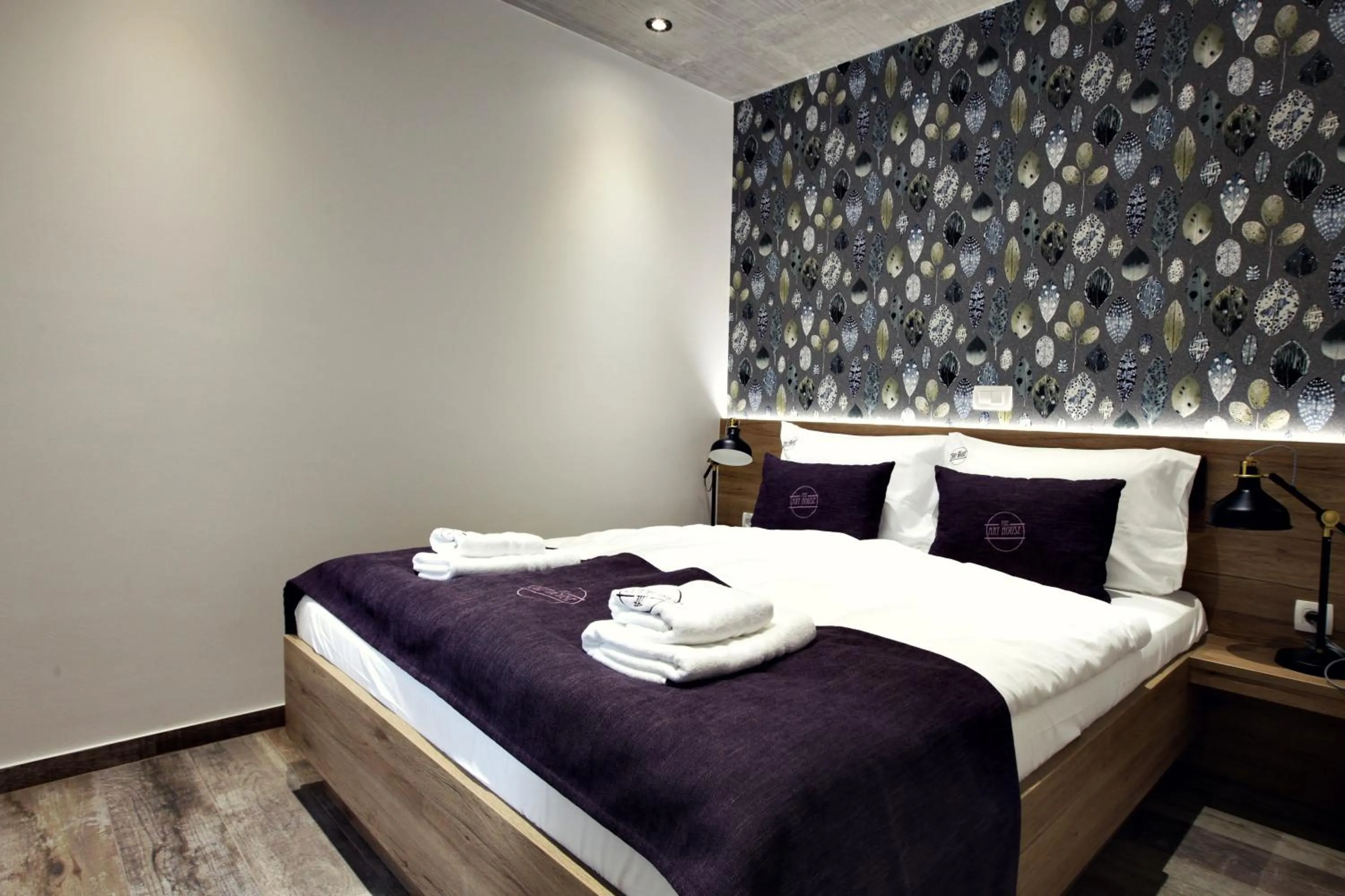 Bed in Apartments The Art House