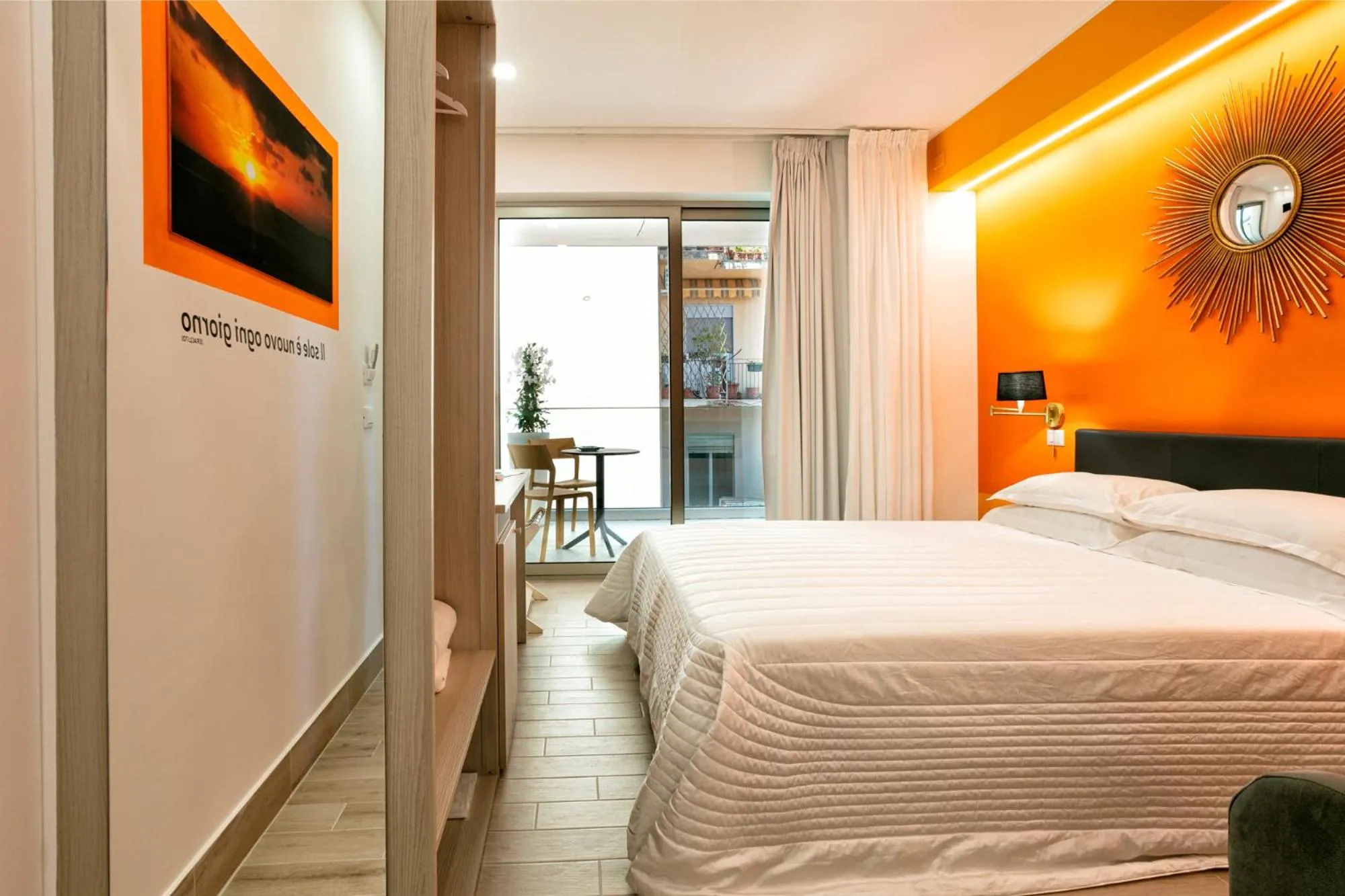 Photo of the whole room, Bed in Manzoni Elements