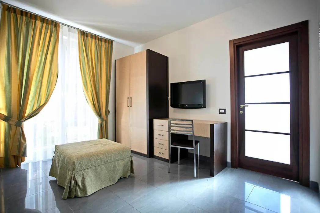 Photo of the whole room, Bed in Residence I Gabbiani