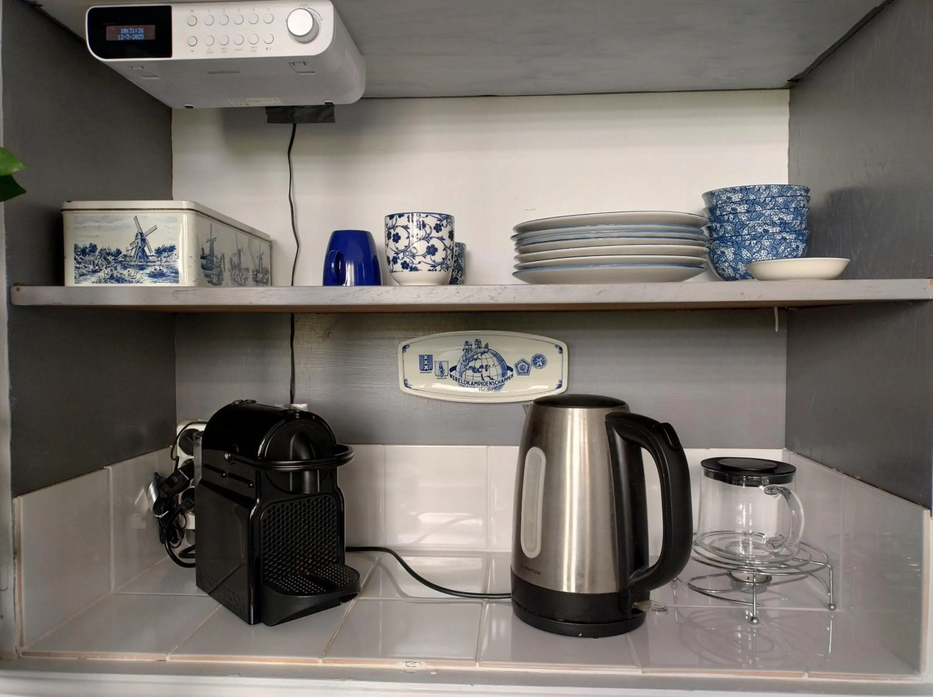 Coffee/tea facilities in Bed and Breakfast Amsterdam West