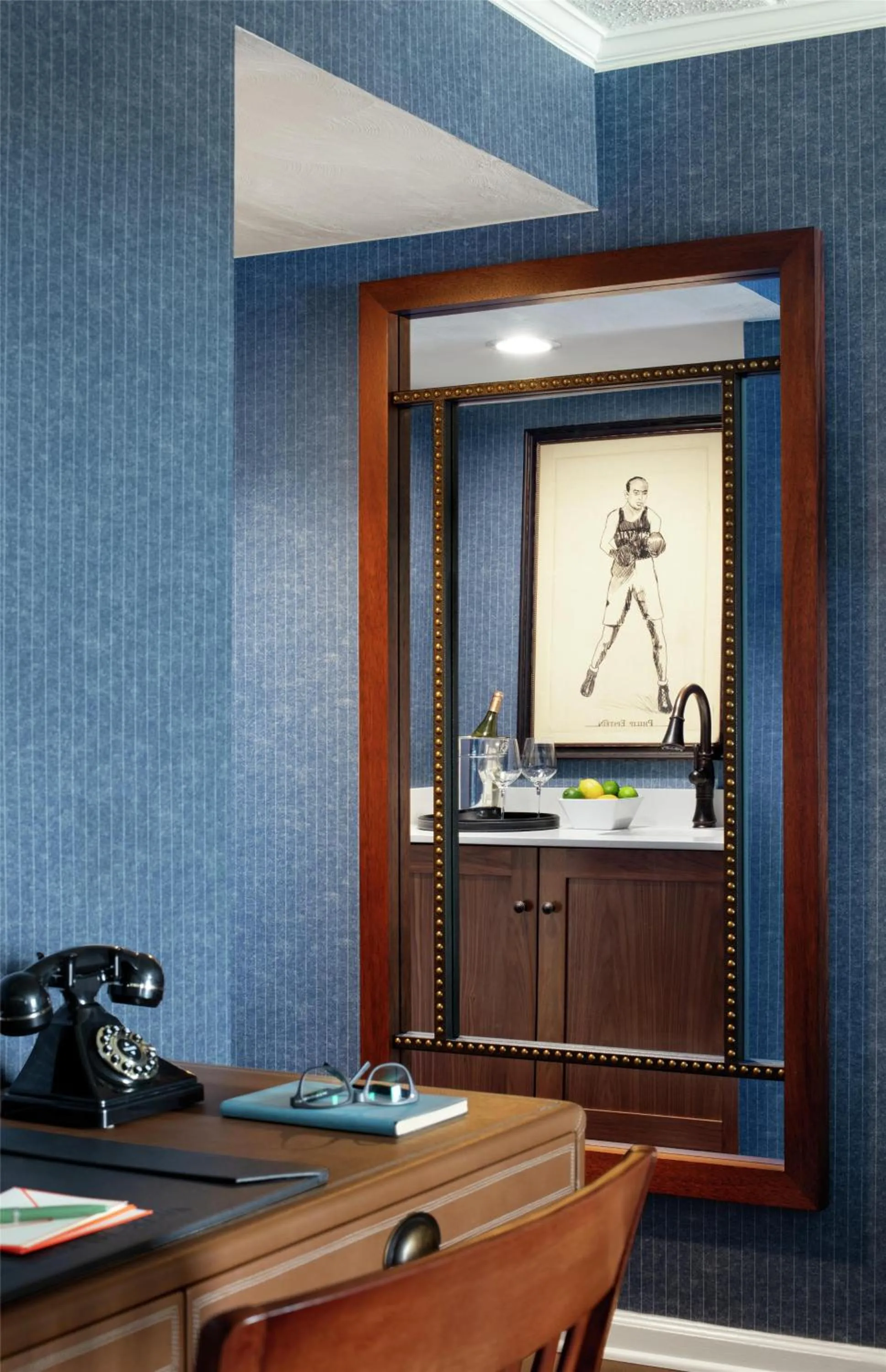 Photo of the whole room in Graduate by Hilton State College