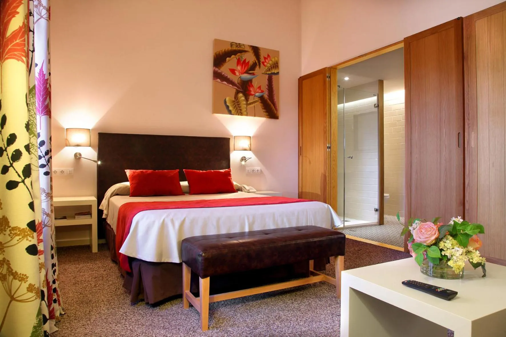 Property building, Bed in Hostería de Guara