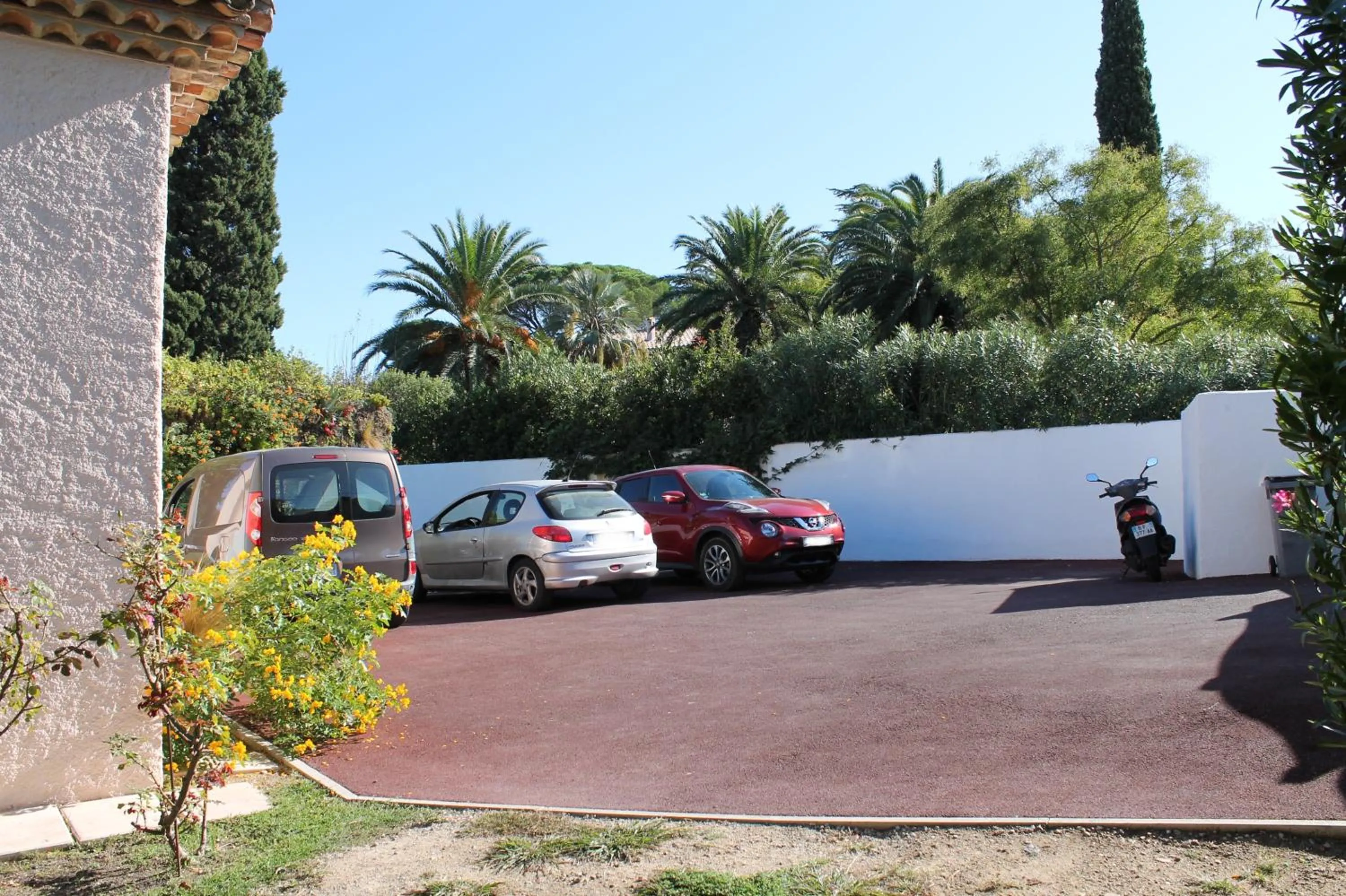 Parking in Villa Alizée B&B