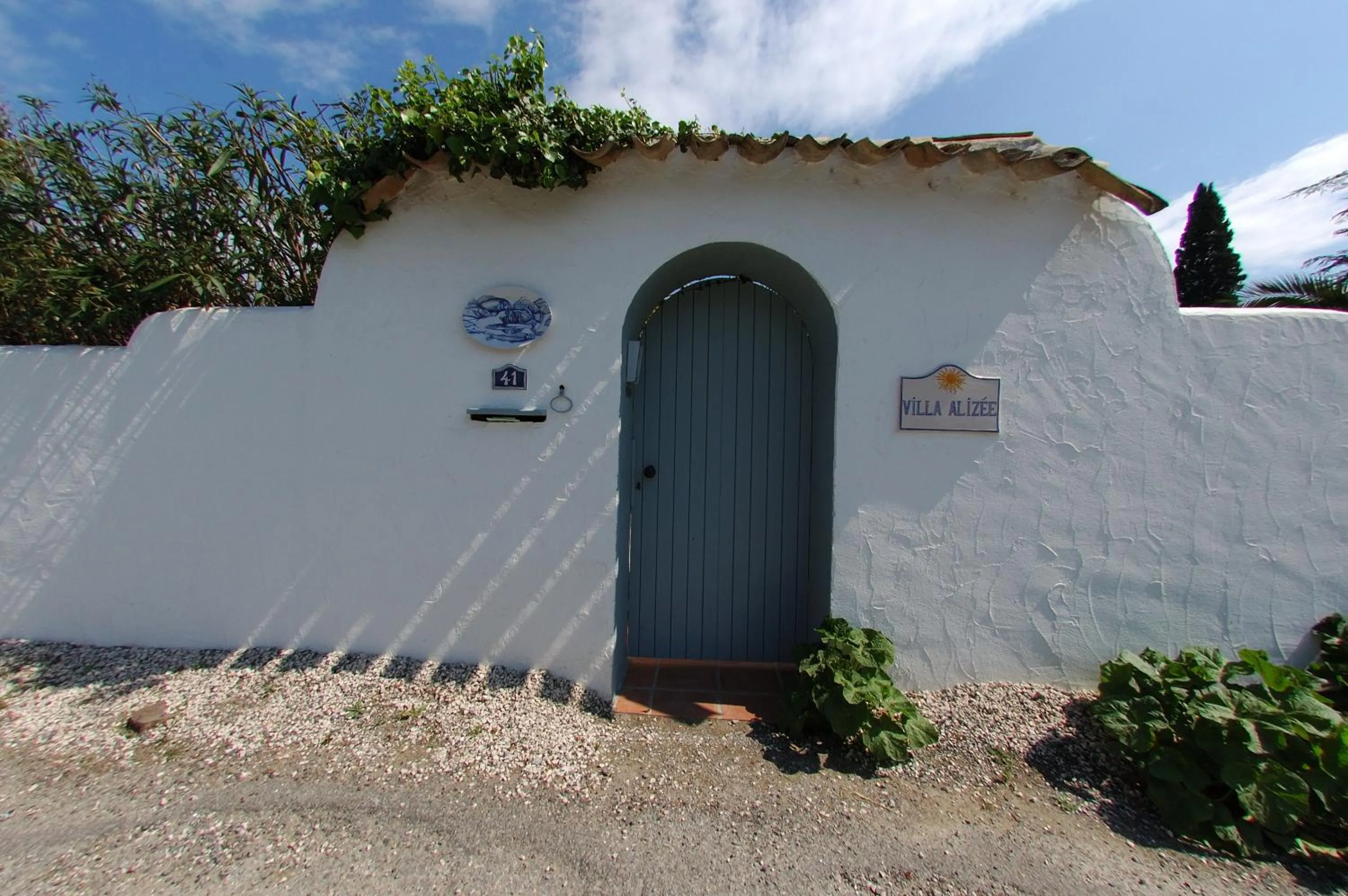 Facade/entrance in Villa Alizée B&B