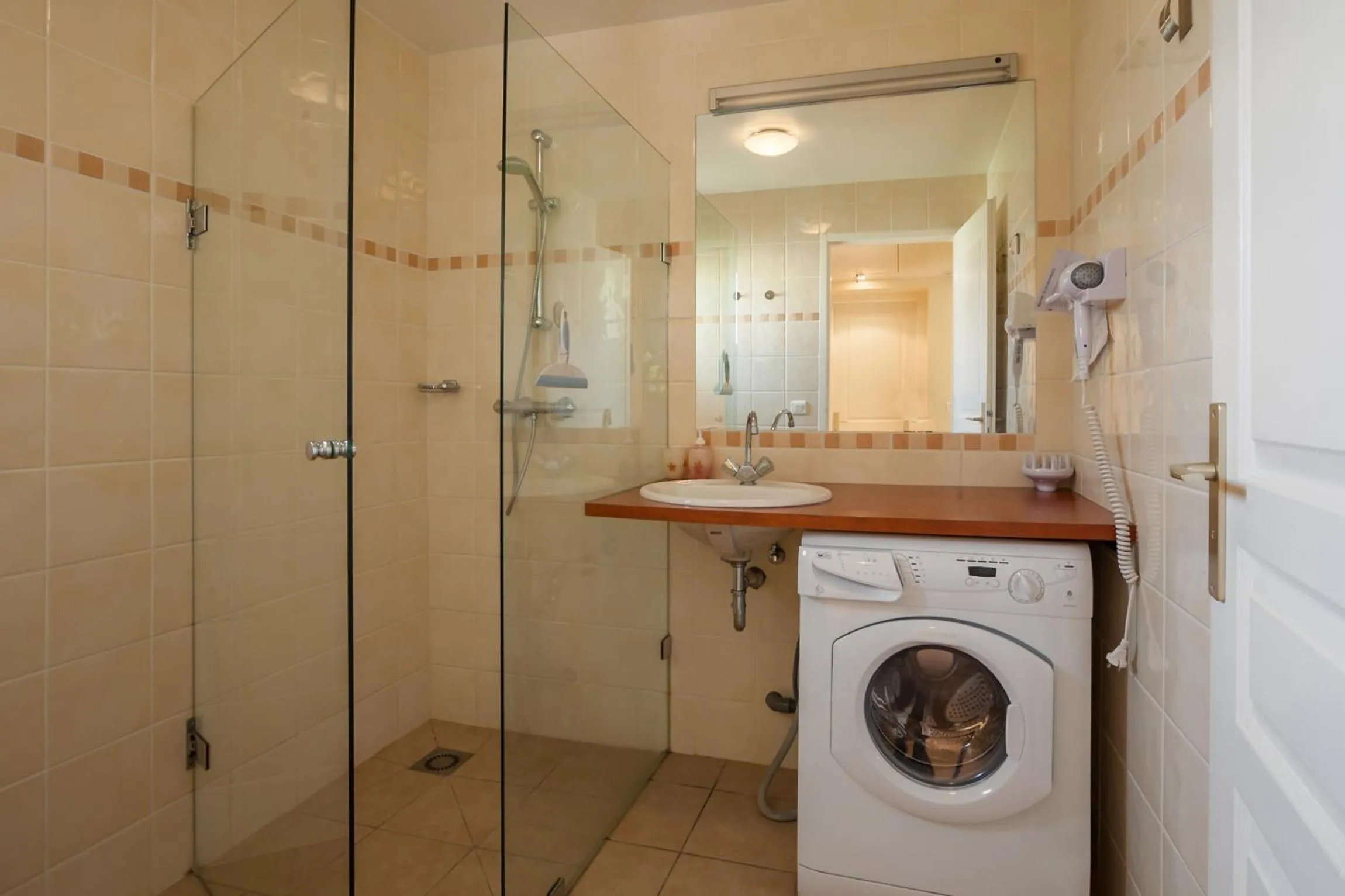 Bathroom in Village de Montmarsis