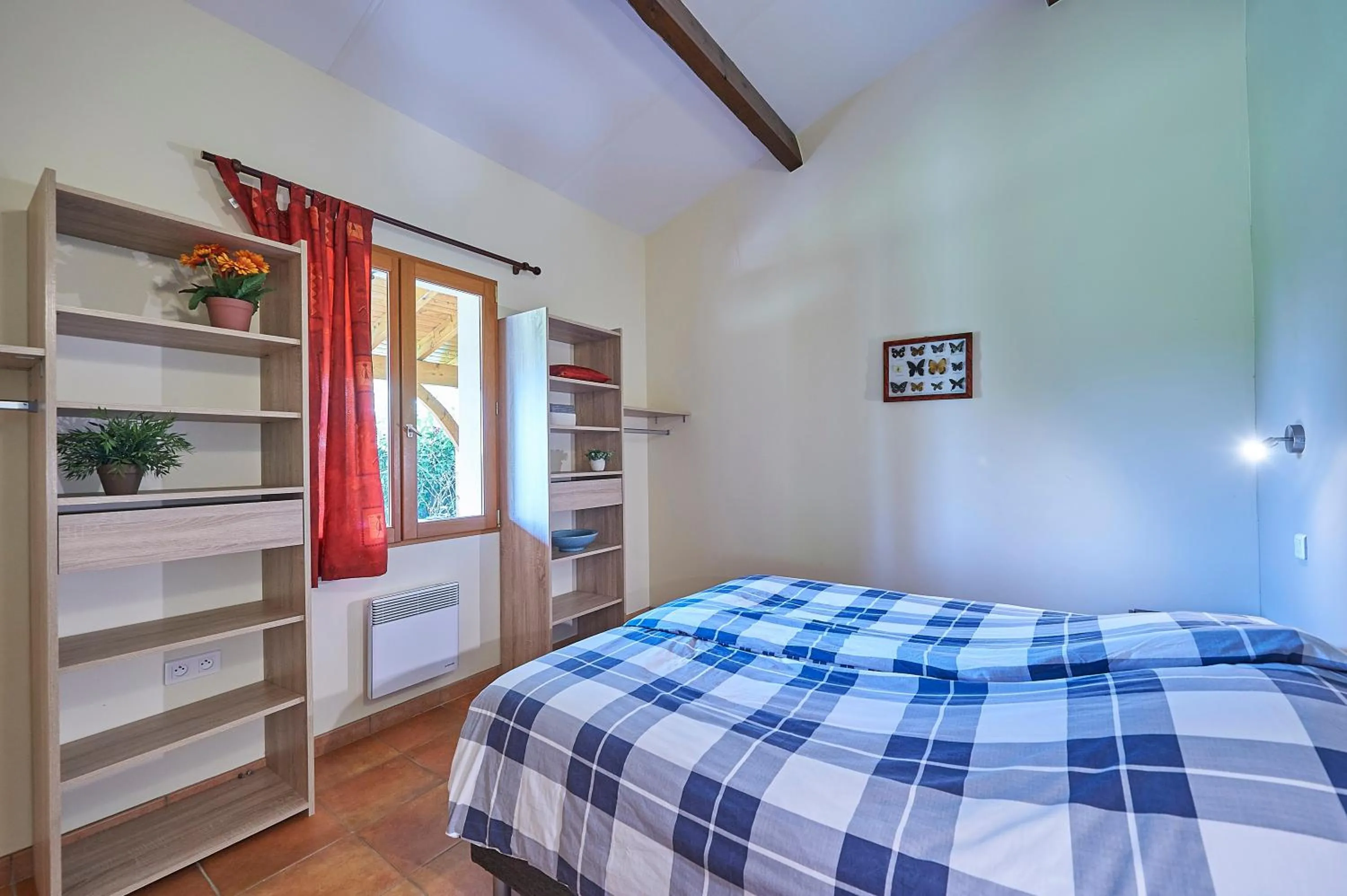 Bed in Village de Montmarsis
