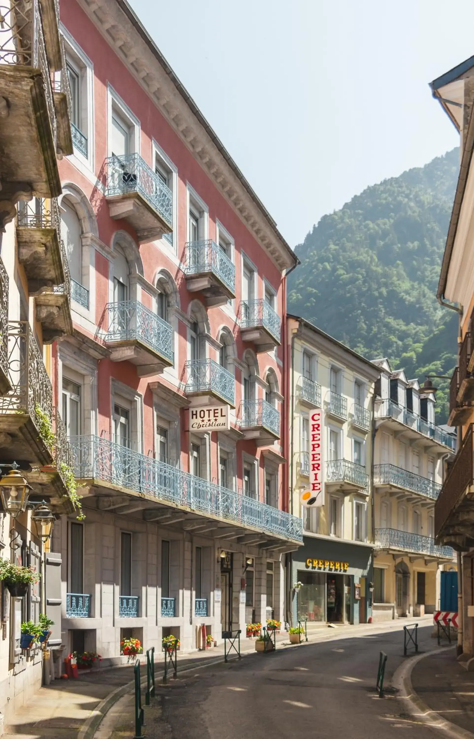 Property building in Hotel Christian Property building in Hotel Christian