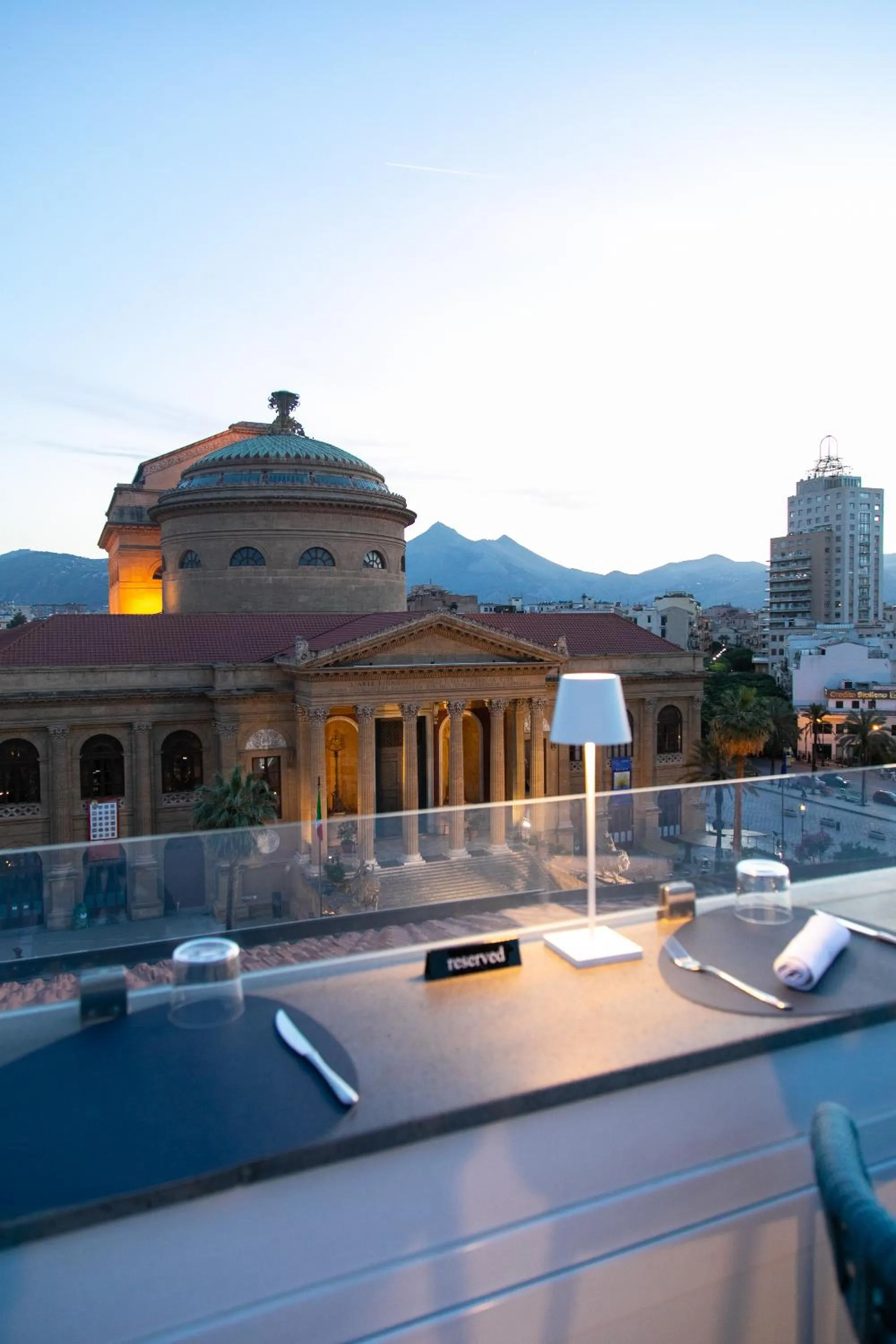 Restaurant/places to eat in Palazzo Sovrana Serviced Luxury Apartments