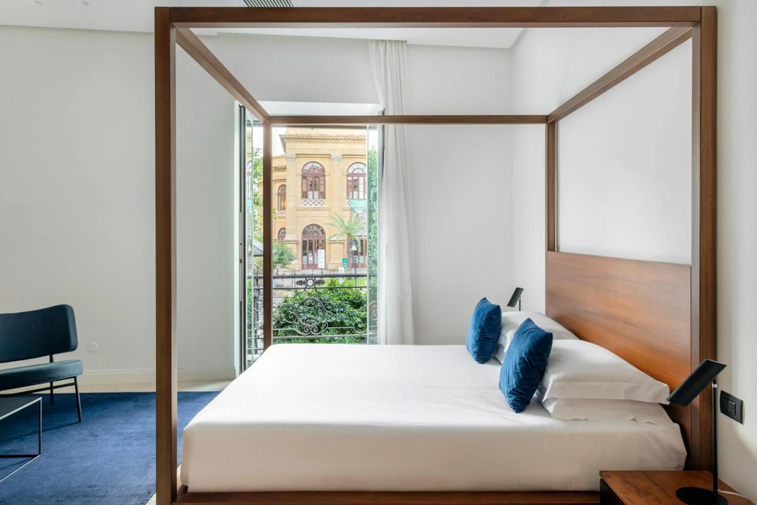 Bed in Palazzo Sovrana Serviced Luxury Apartments