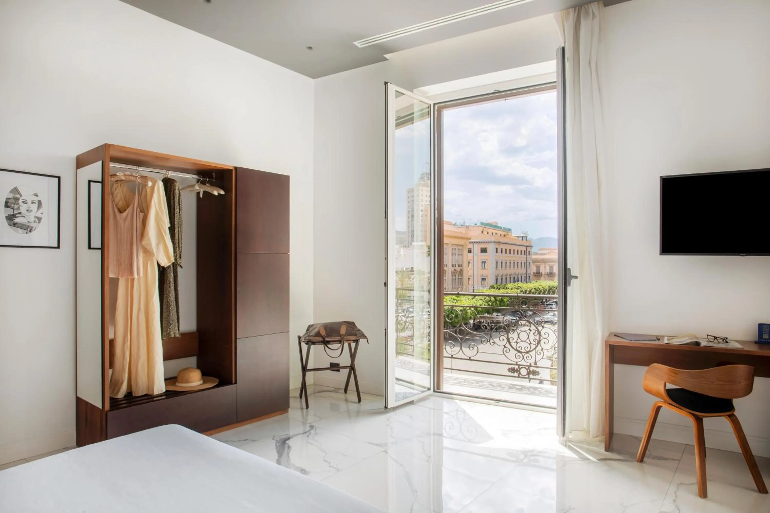 Bed in Palazzo Sovrana Serviced Luxury Apartments