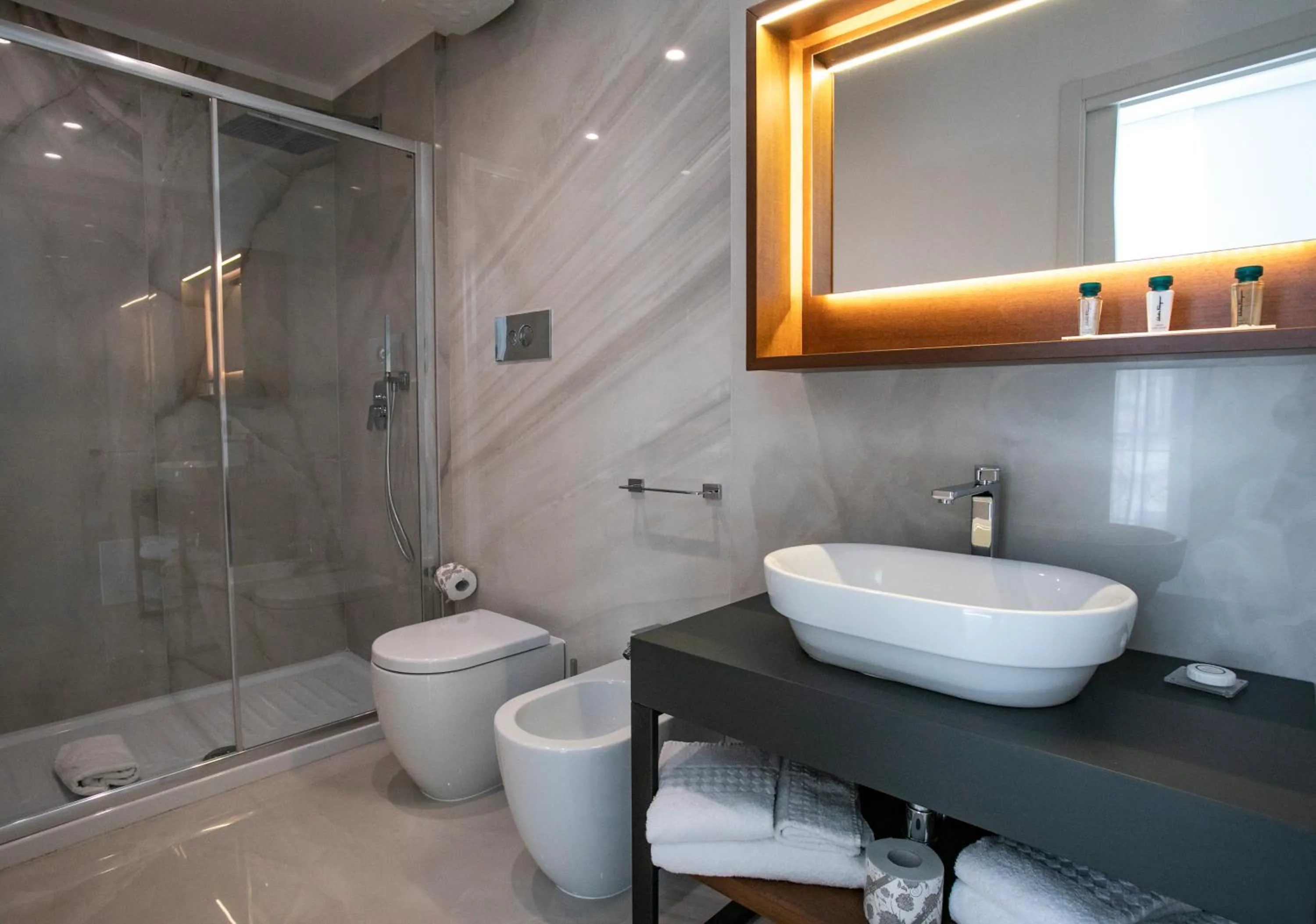Bathroom in Palazzo Sovrana Serviced Luxury Apartments