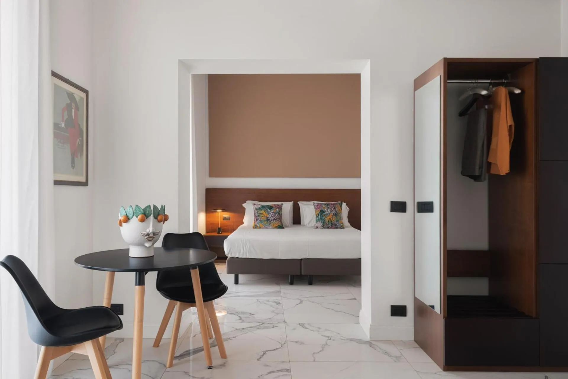 Living room, Bed in Palazzo Sovrana Serviced Luxury Apartments