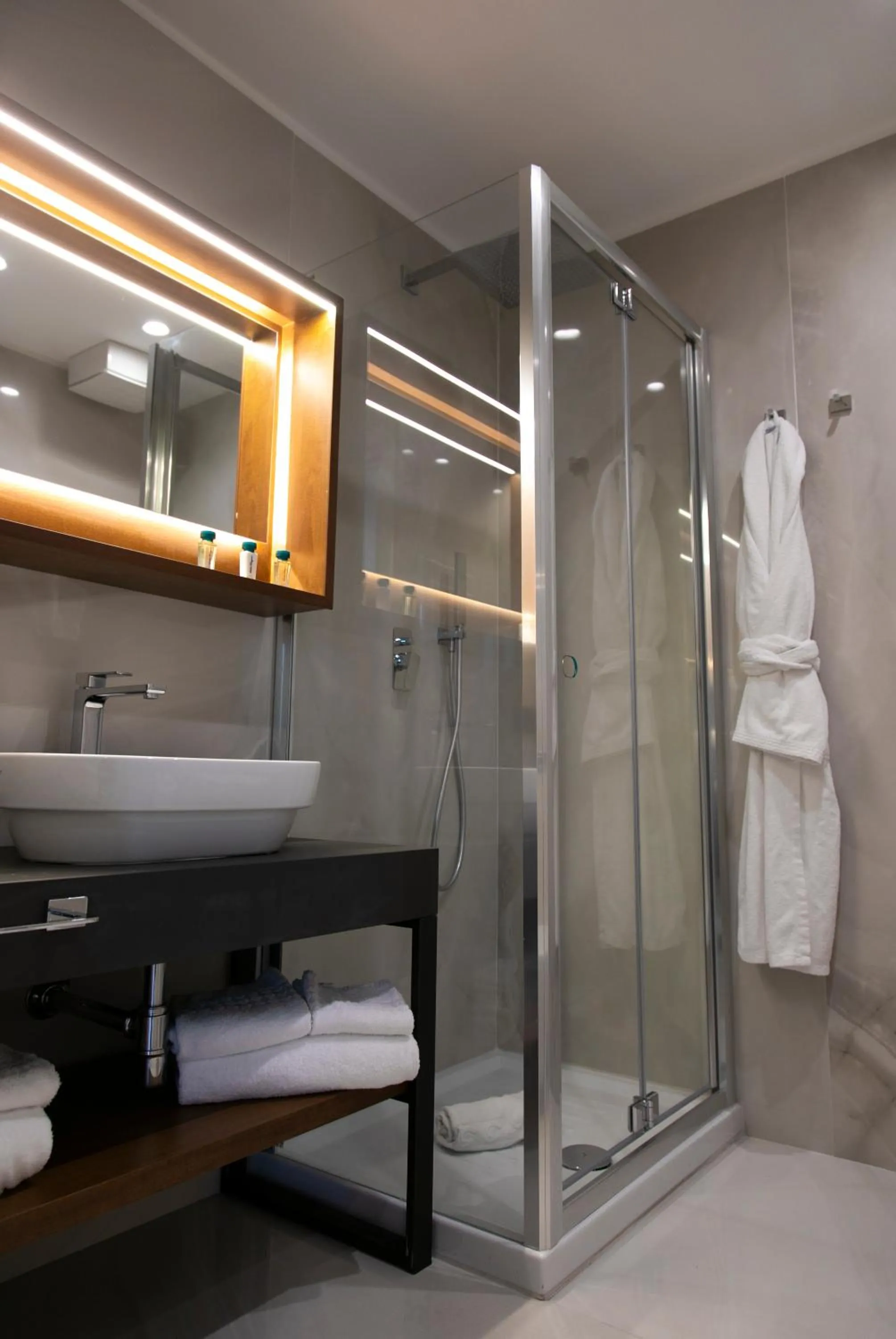 Bathroom in Palazzo Sovrana Serviced Luxury Apartments