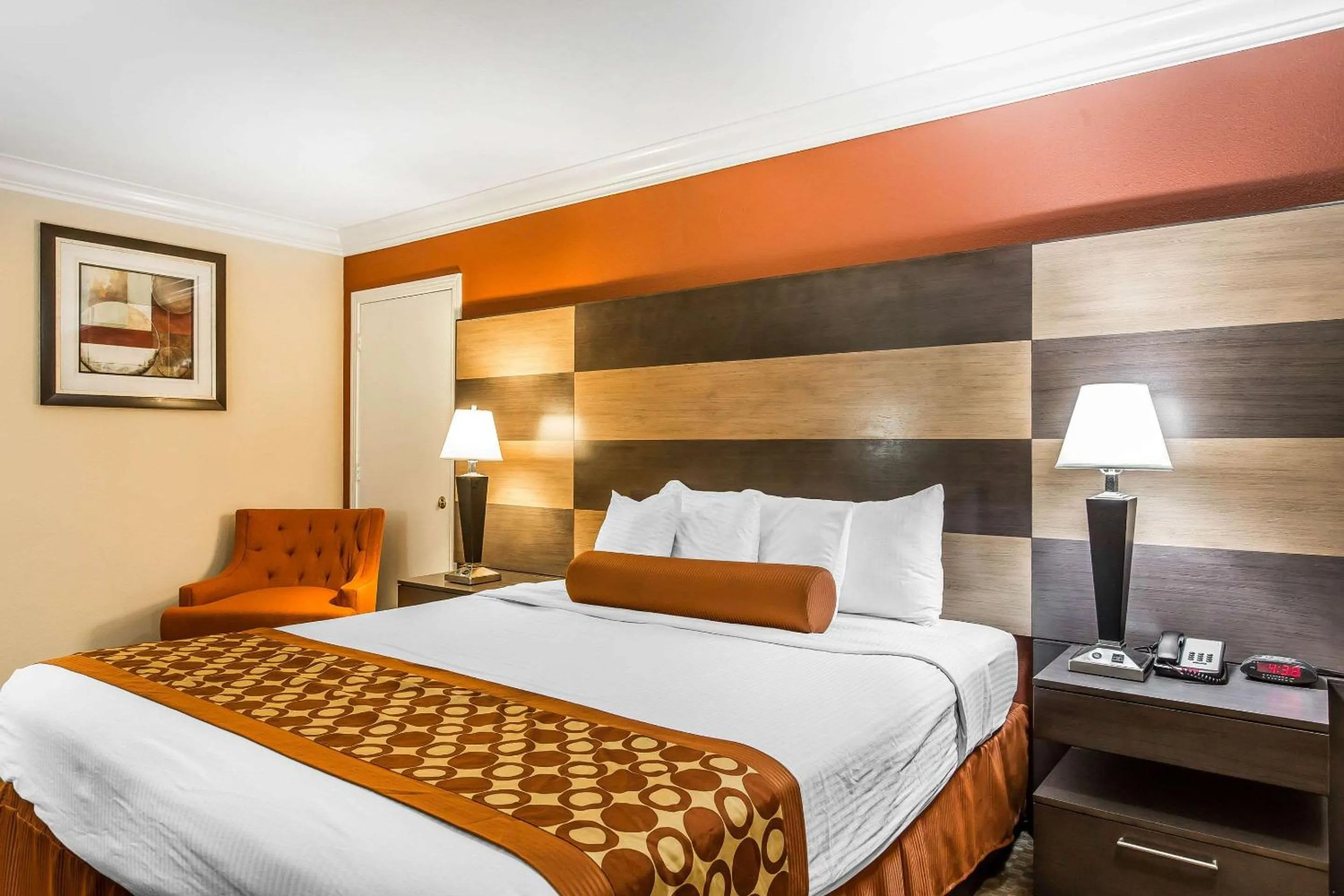 Bedroom, Bed in Rodeway Inn & Suites Canyon Lake-Menifee West