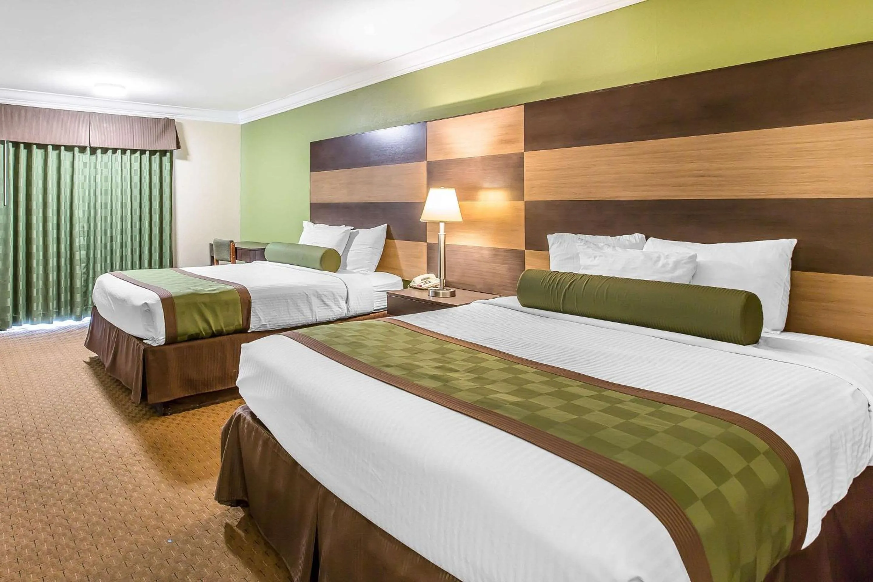 Bedroom, Bed in Rodeway Inn & Suites Canyon Lake-Menifee West