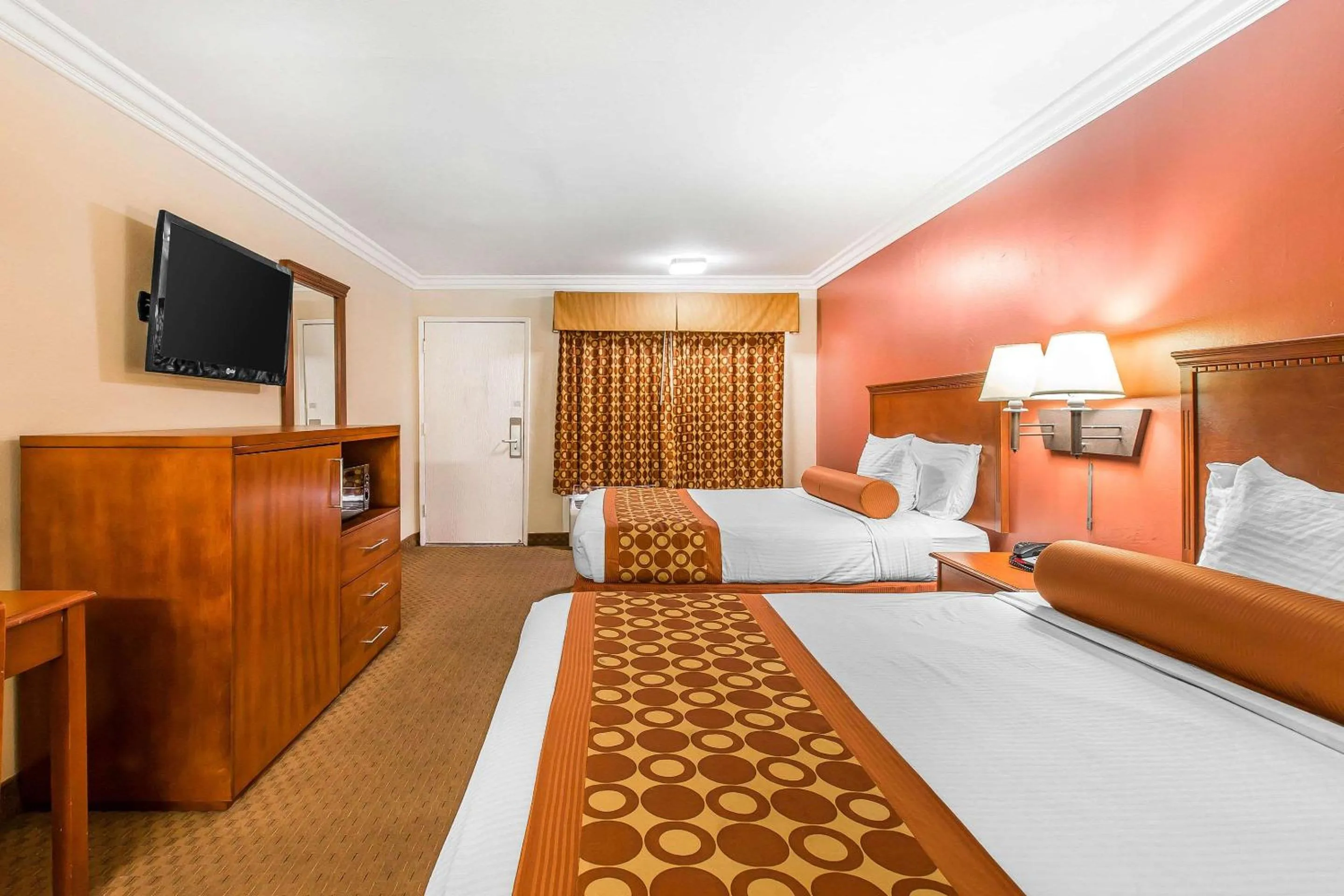 Bedroom, Bed in Rodeway Inn & Suites Canyon Lake-Menifee West