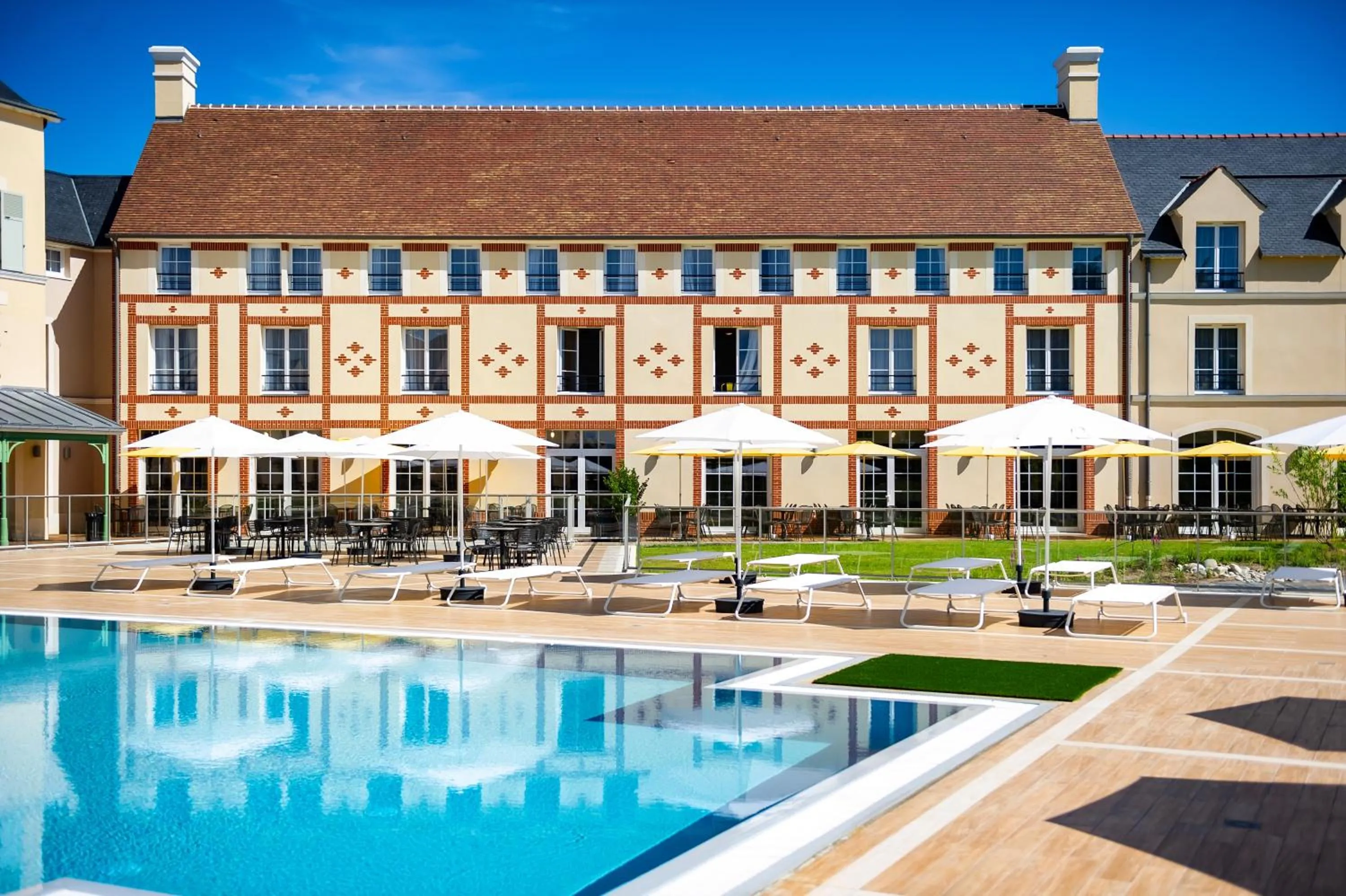 Property building in Staycity Aparthotels near Disneyland Paris
