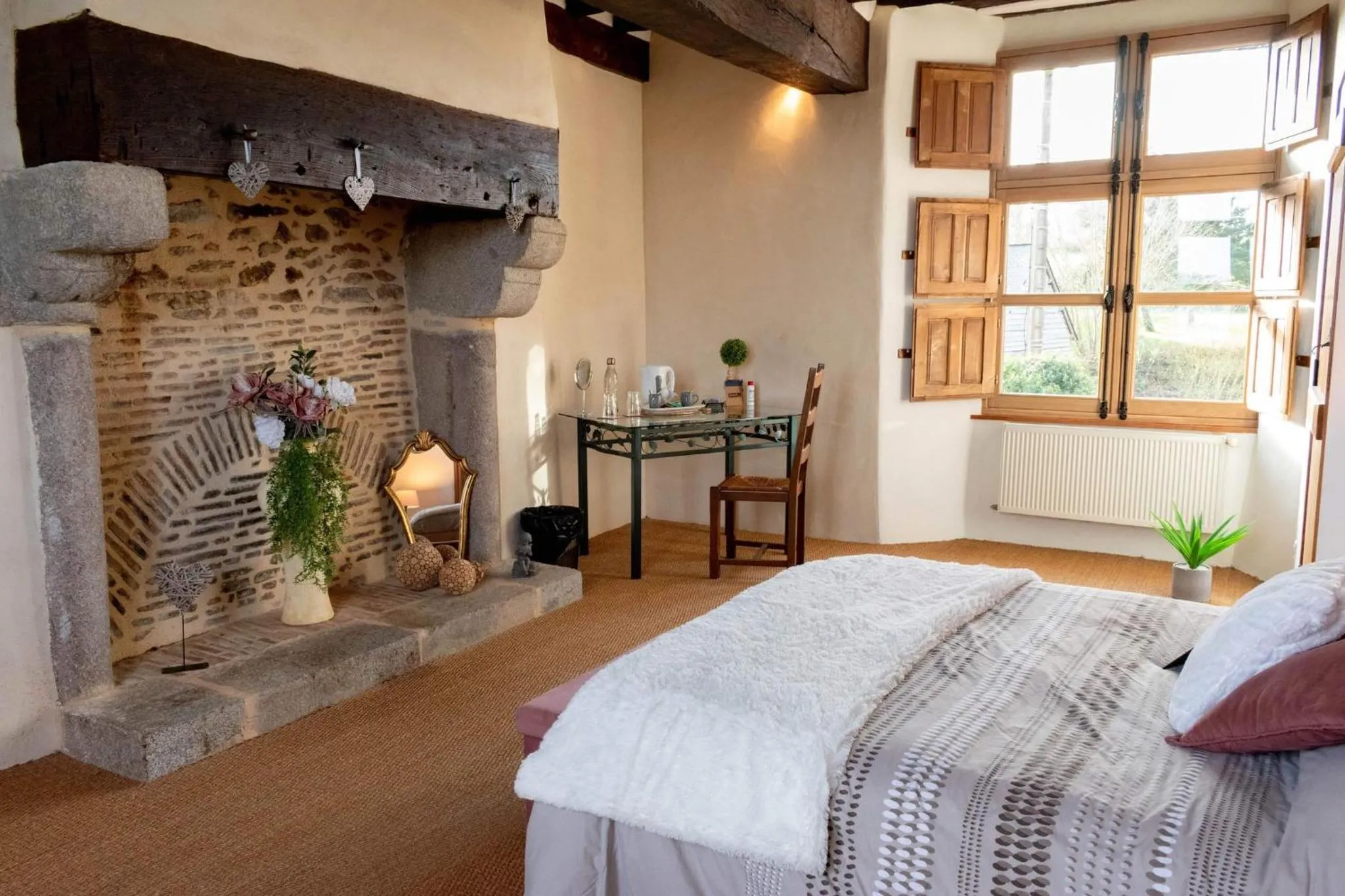 One-Bedroom Suite - single occupancy in Manoir de la coudre